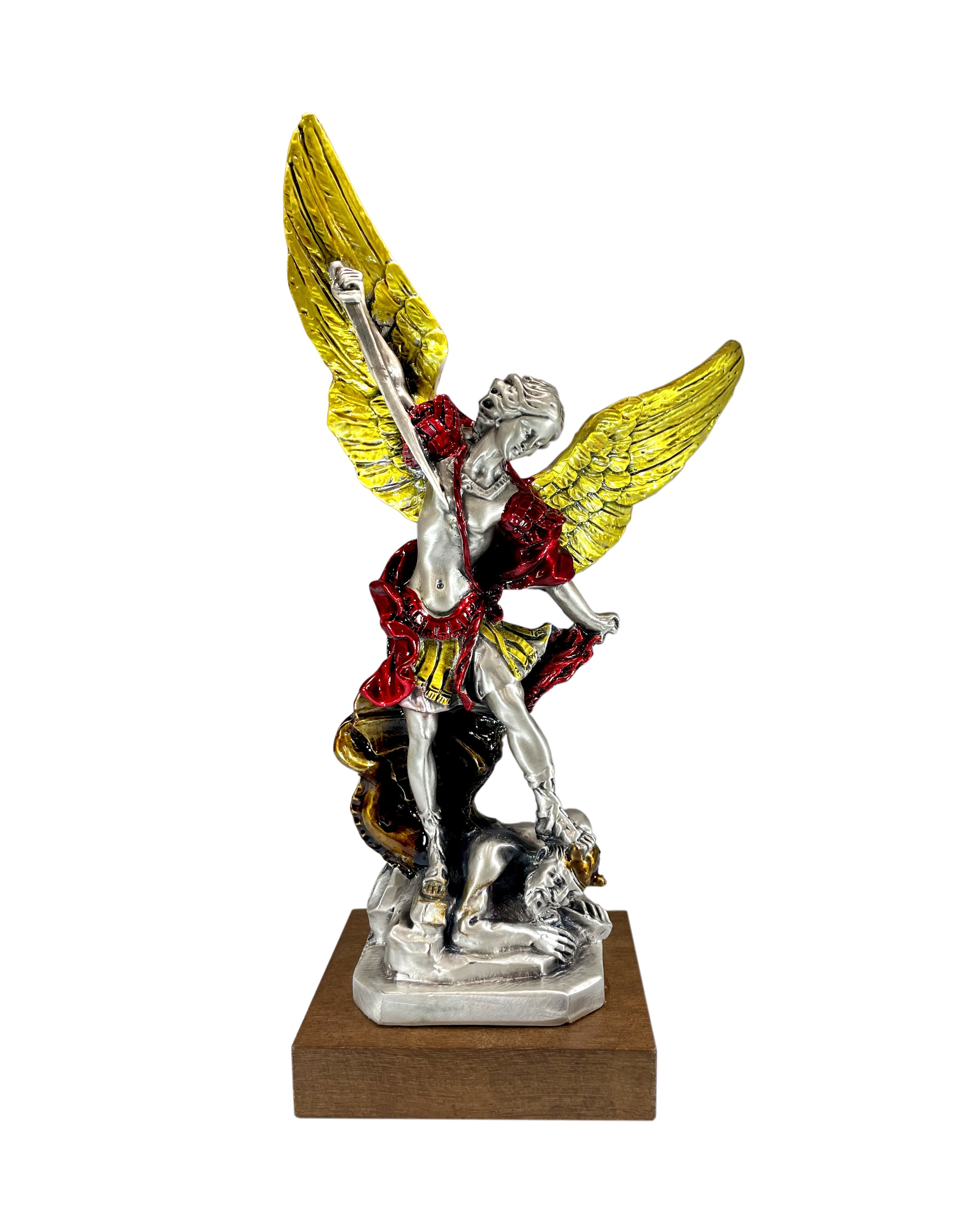 Estatua religiosa de San Miguel realizada en Peltre de 30 cm de altura