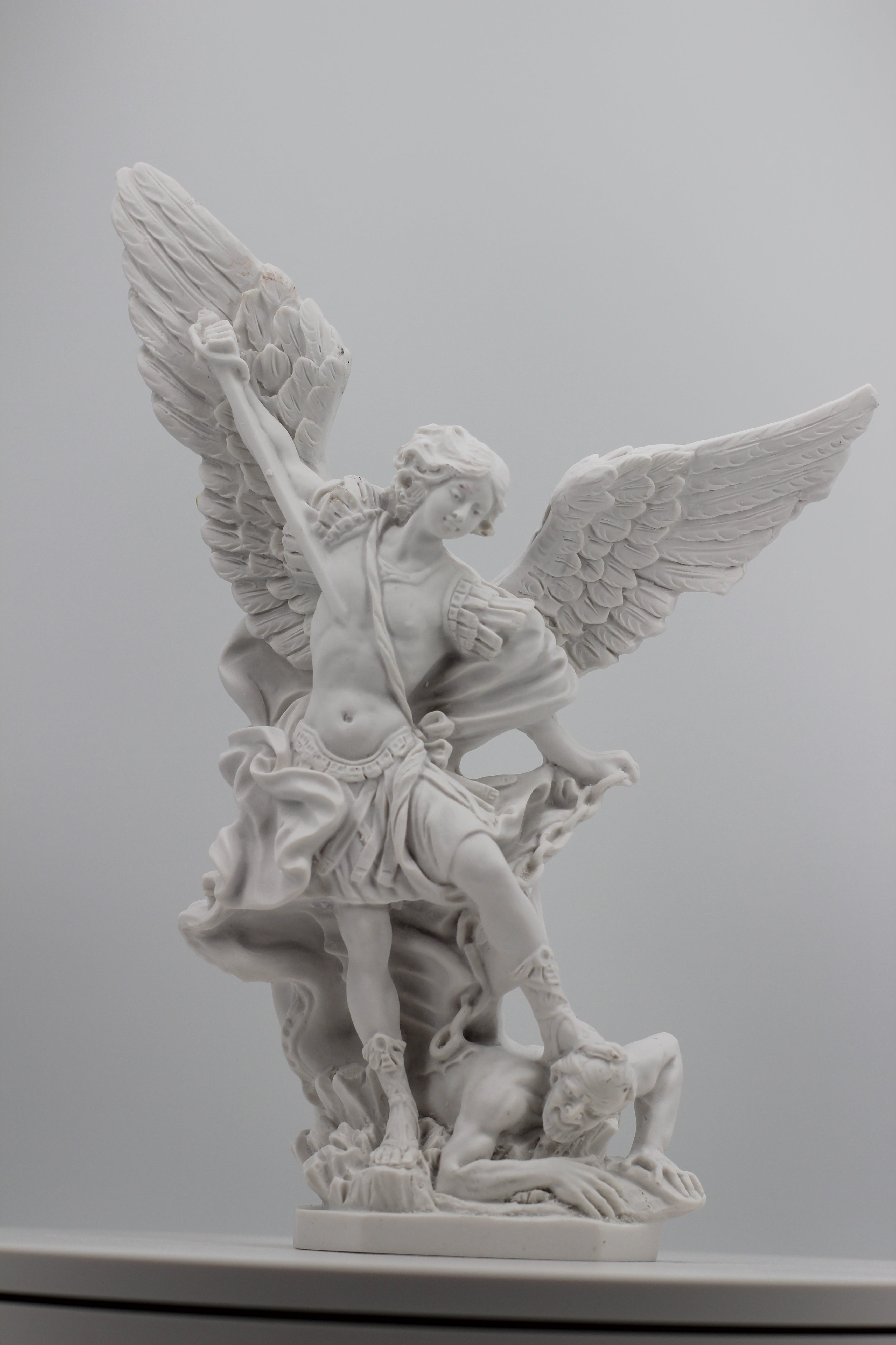 Saint Michael The Archangel White Statue / San Miguel en Blanco