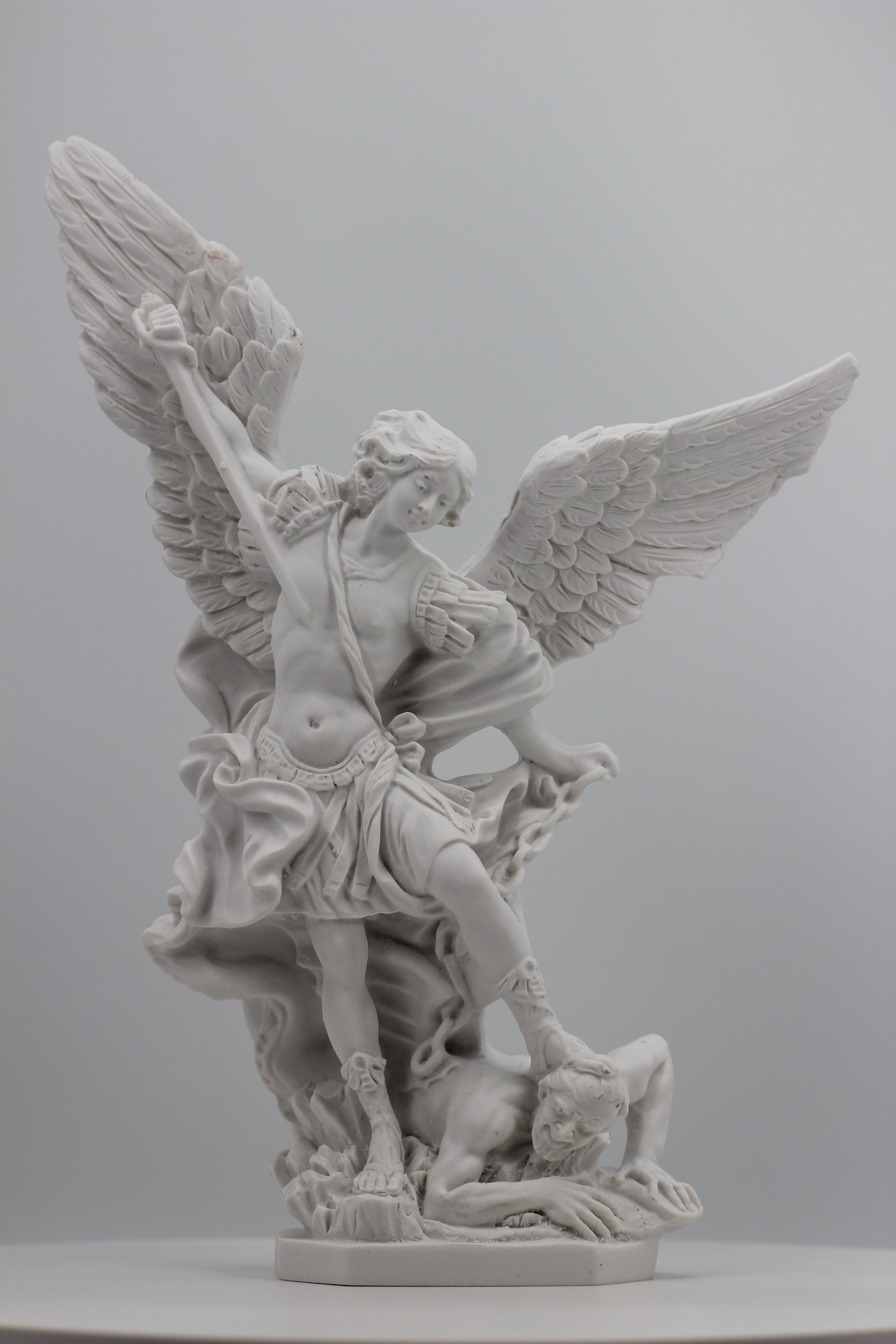 Saint Michael The Archangel White Statue / San Miguel en Blanco