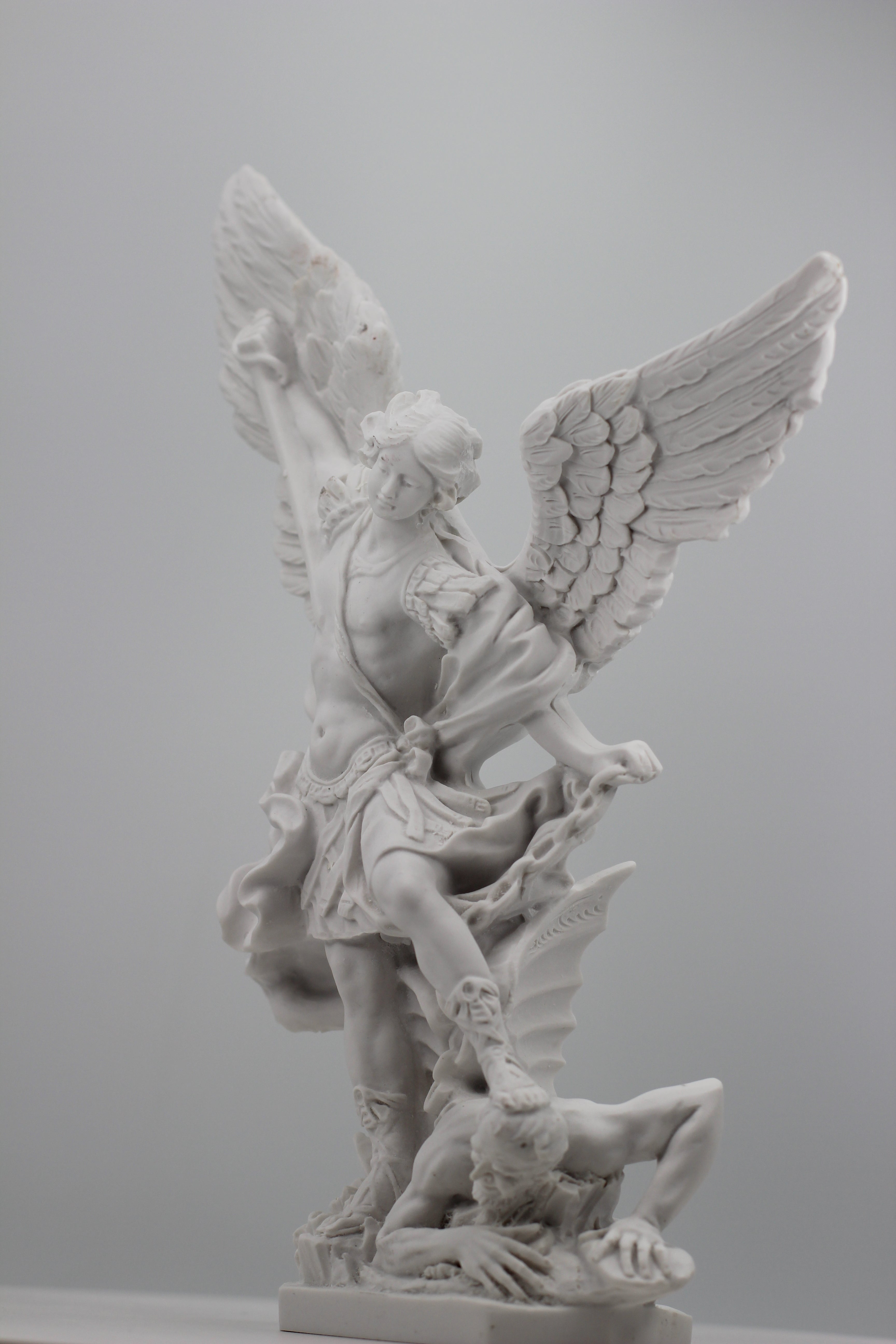 Saint Michael The Archangel White Statue / San Miguel en Blanco
