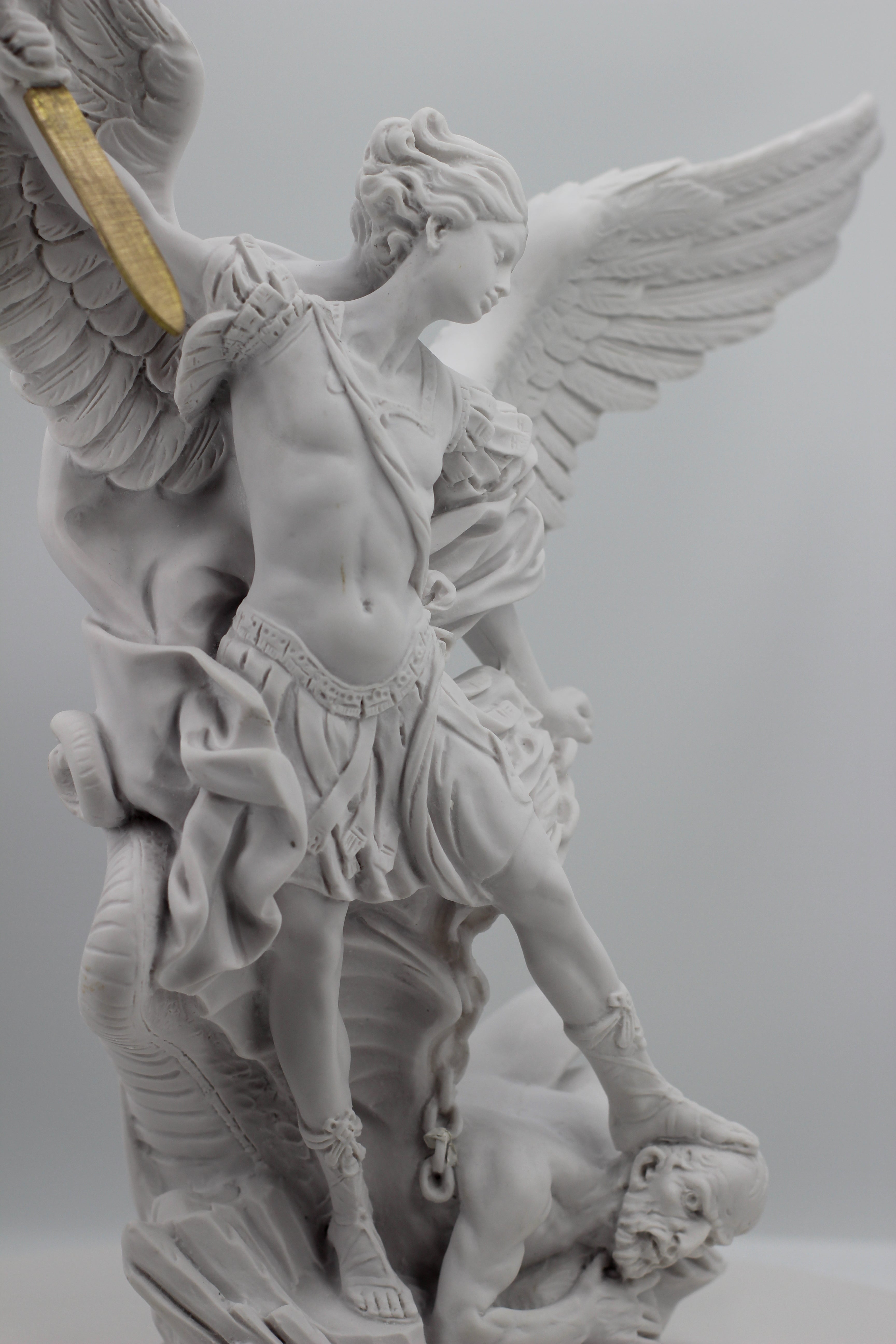 Saint Michael The Archangel White Statue / San Miguel en Blanco