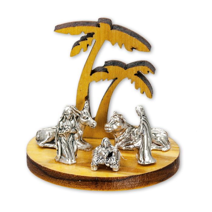 Nacimiento cortado con láser con palmera y figuras de metal (1-1/2 pulgadas)