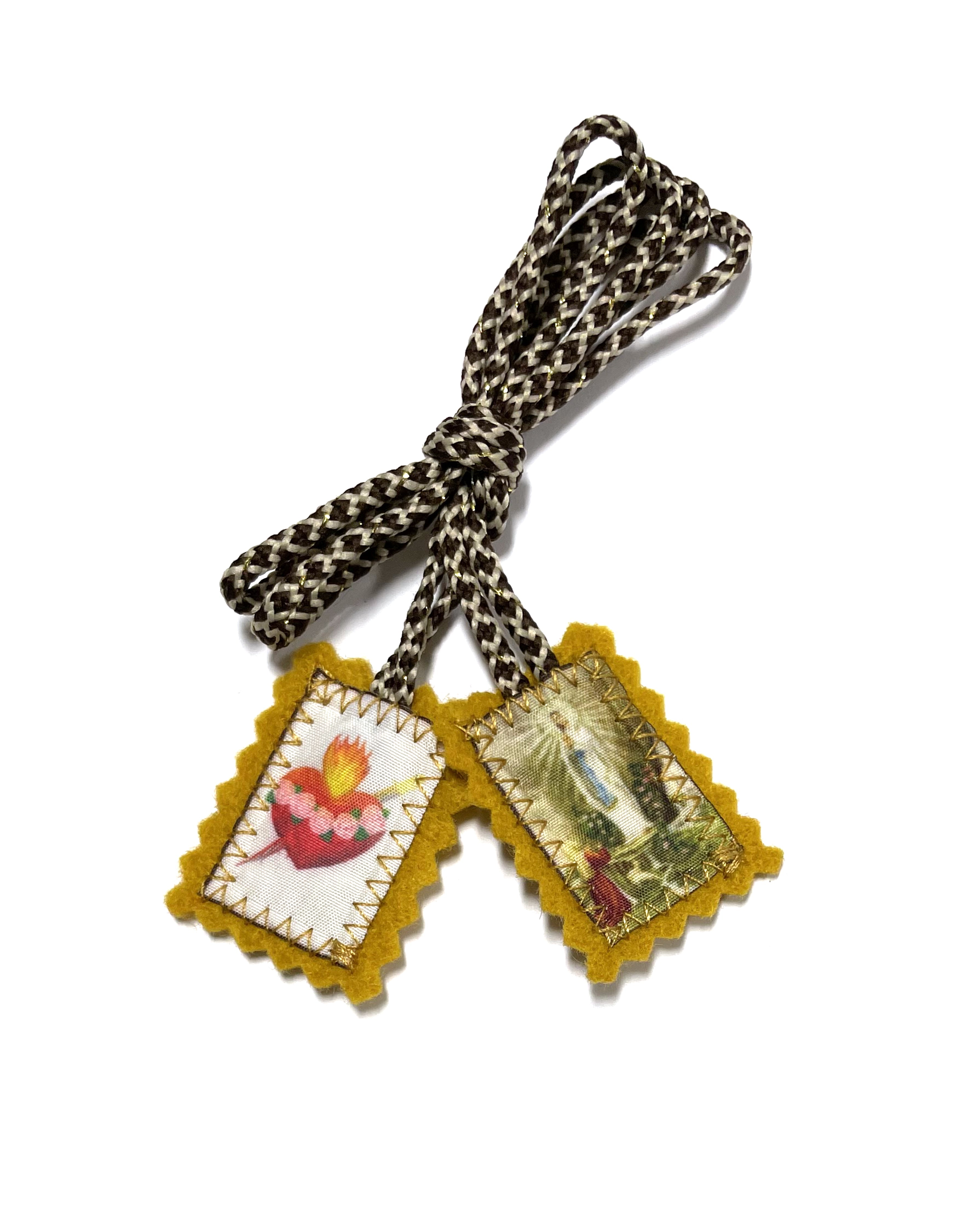 Scapular of Our Lady of Lourdes and Sacred Heart of Jesus. Escapulario de Nuestra señora de Lourdes y El sagrado corazón de Jesús
