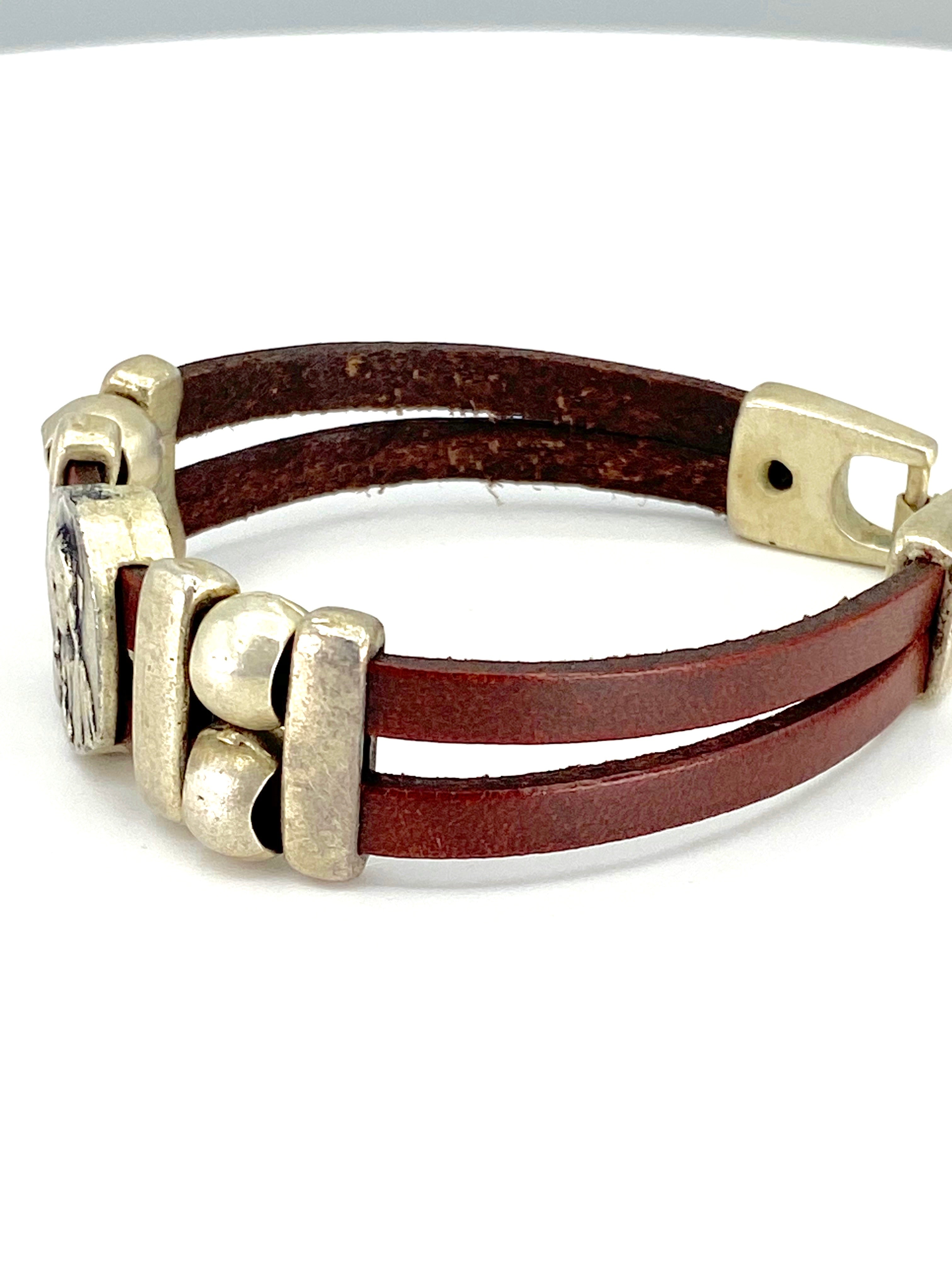 Pulsera Sagrado Corazón Vintage joyería hecha a mano con correas de Cuero Genuino Doble de Graciela's Collection