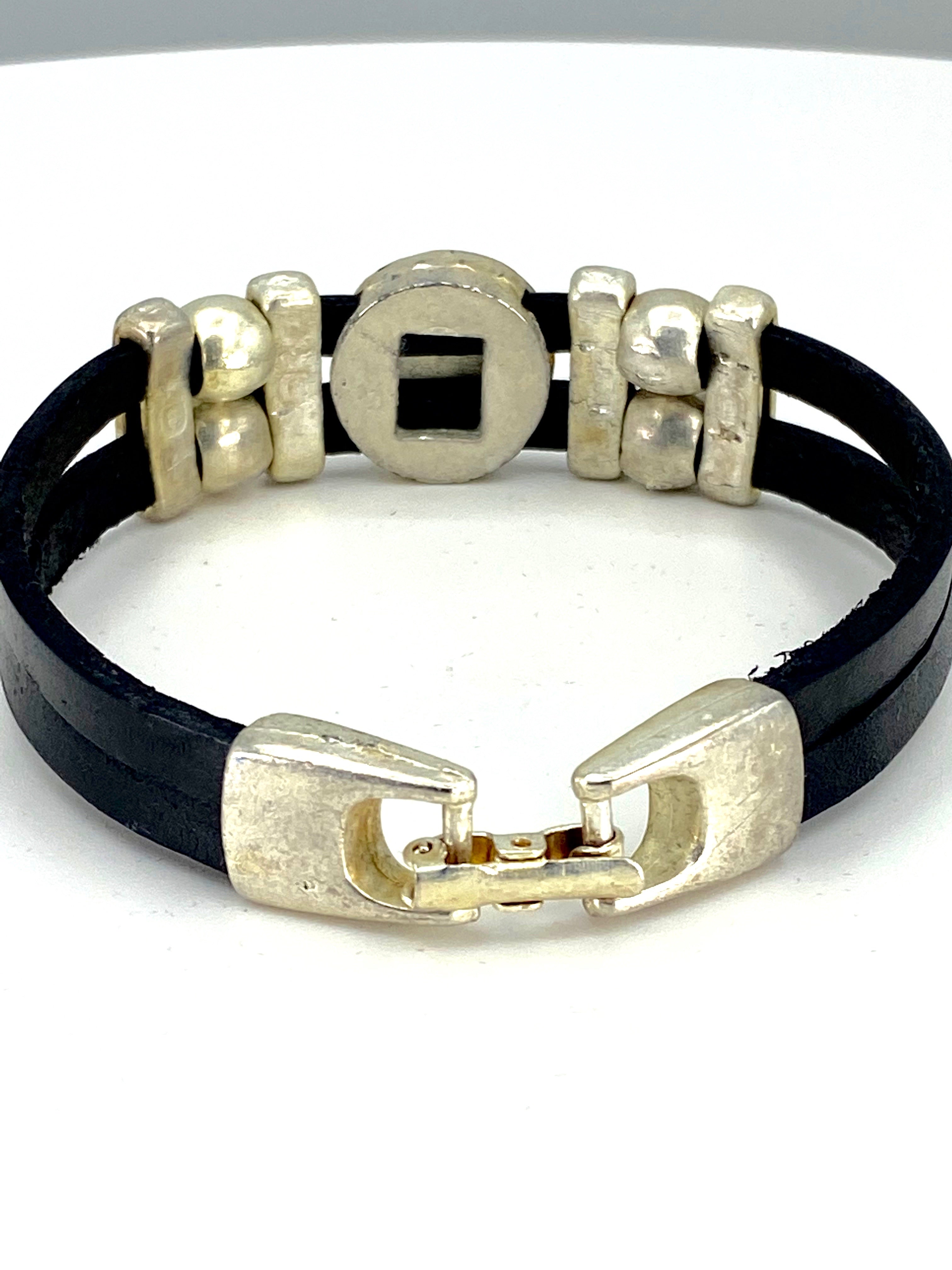 Pulsera Sagrado Corazón Vintage joyería hecha a mano con correas de Cuero Genuino Doble de Graciela's Collection