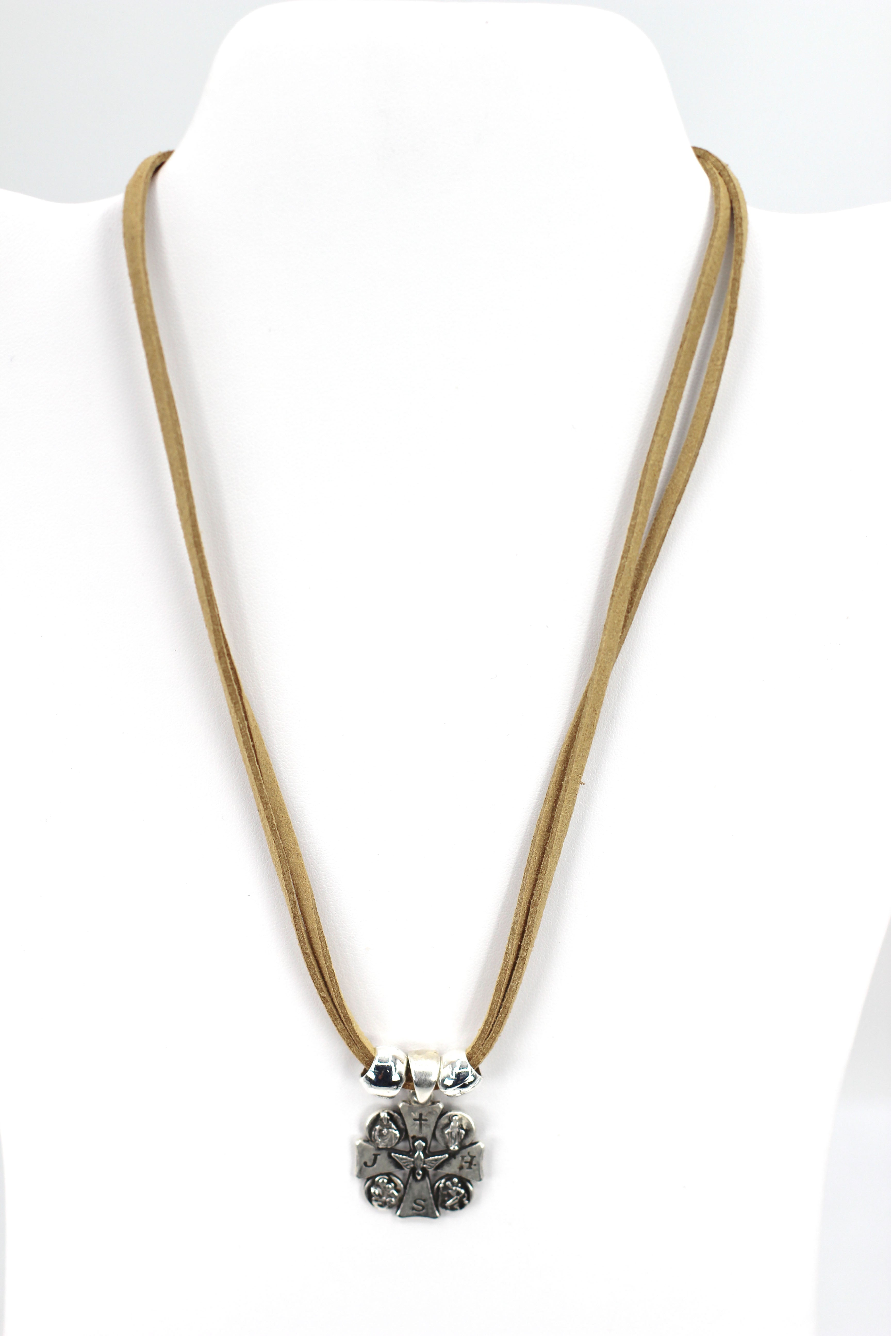 Collar con cruz del Espíritu Santo, joyería hecha a mano con correa de cuero genuino de Graciela's Collection