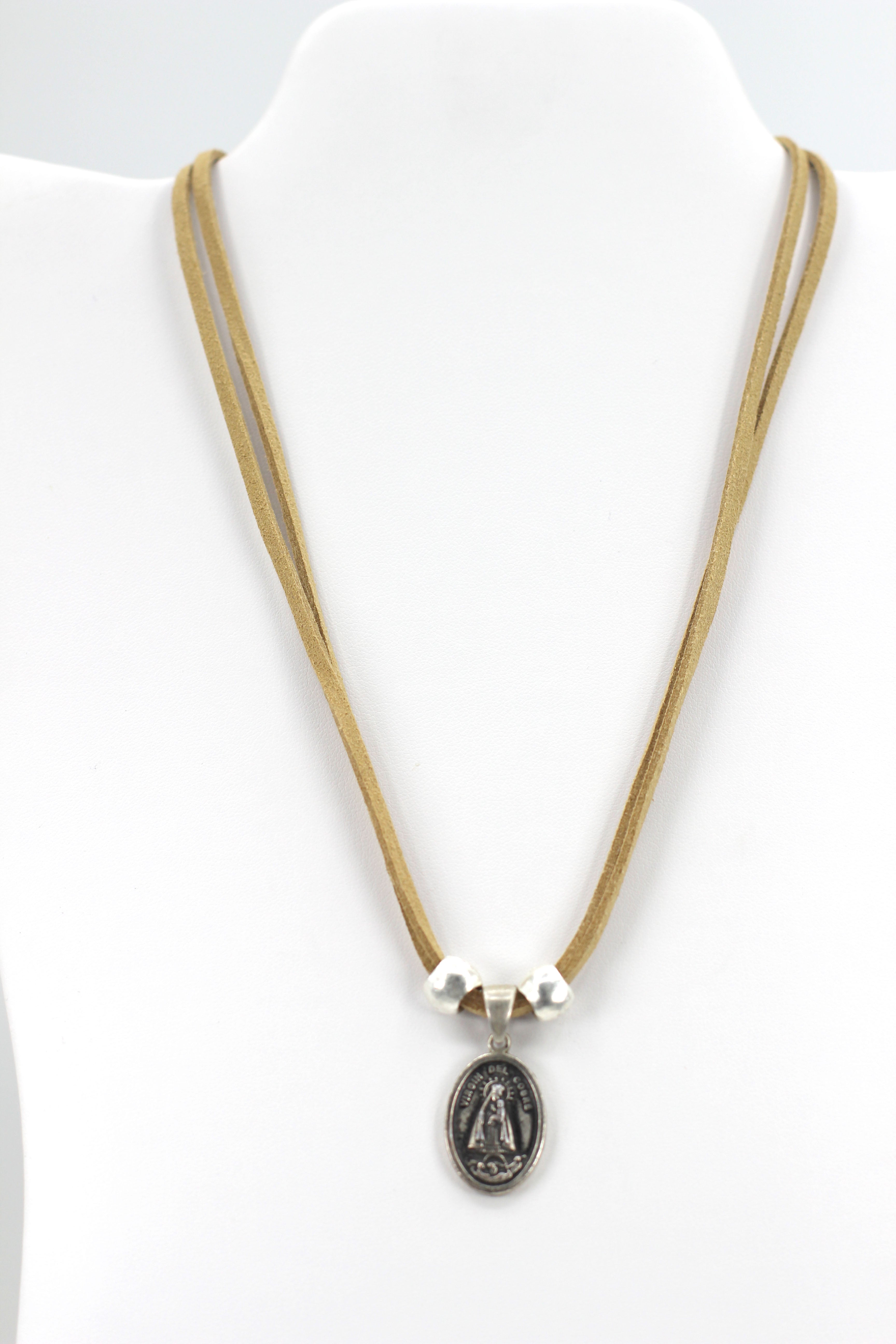 Collar Vintage de La Caridad Del Cobre - Joyería de Nuestra Señora de la Caridad con correa de Cuero Genuino de Graciela's Collection