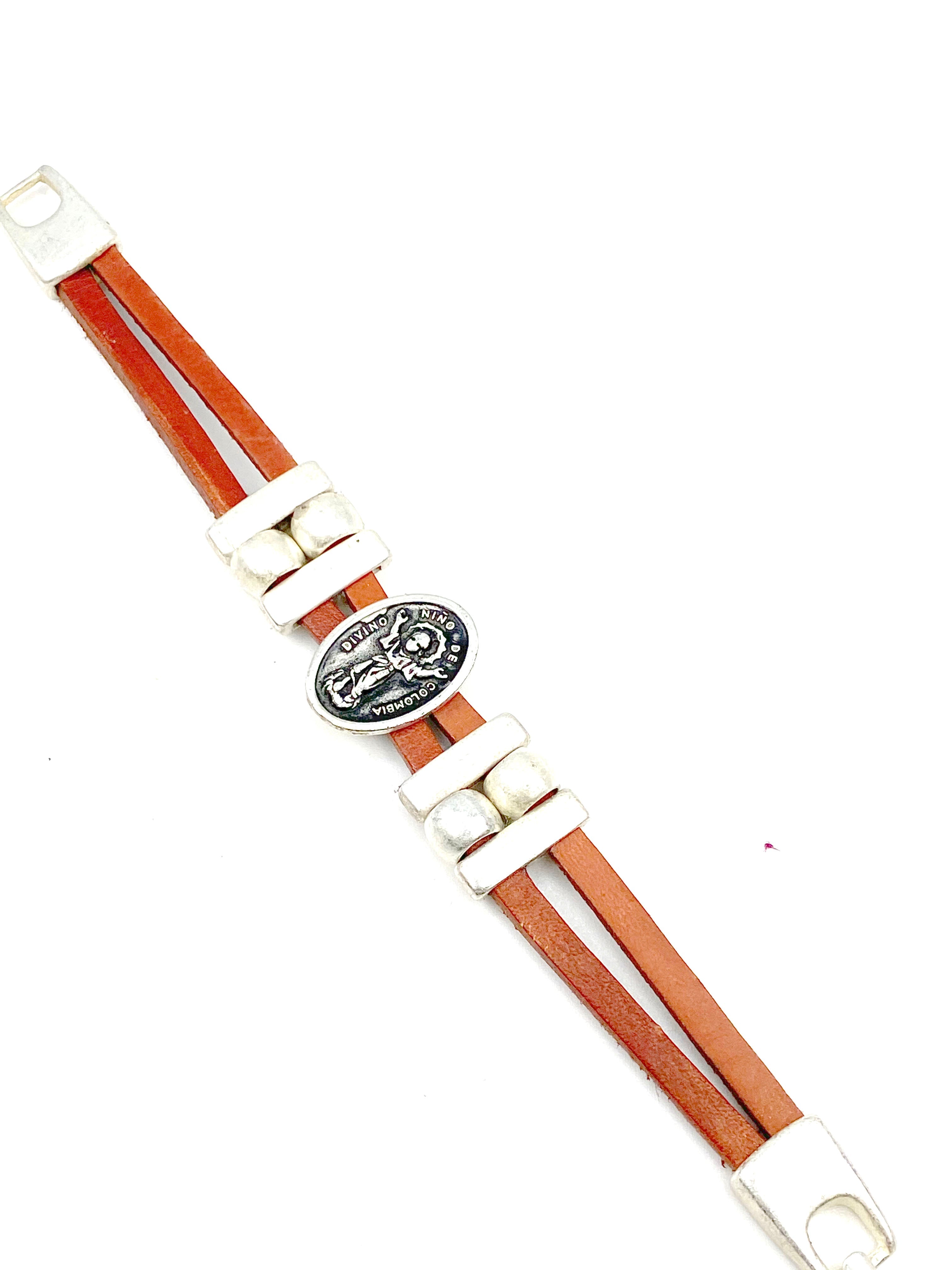 Pulsera Divino Niño Jesús pulsera joyería hecha a mano con tiras de Cuero Genuino Doble de Graciela's Collection