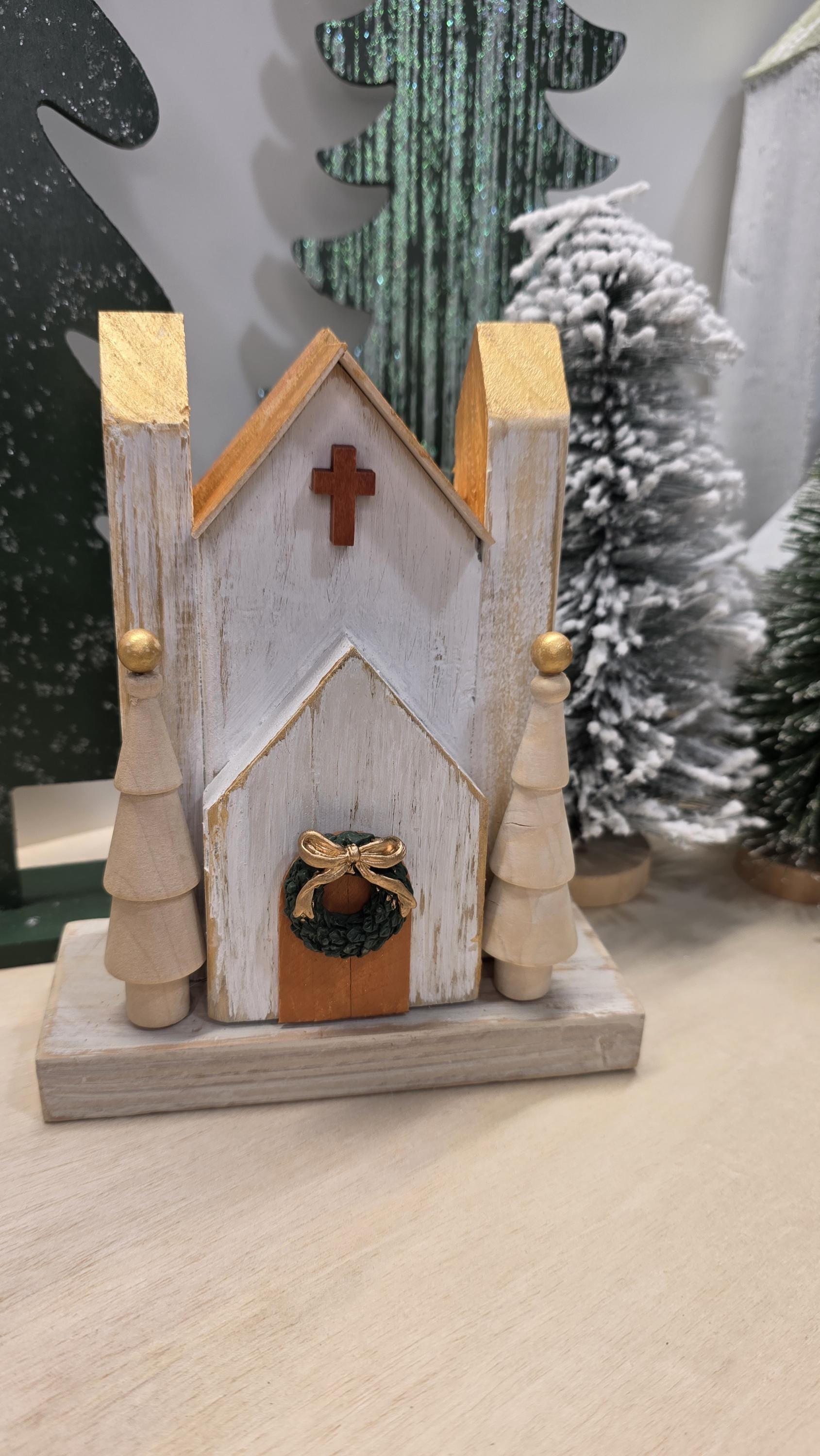 Christmas Church Church with hooks Ref. 010