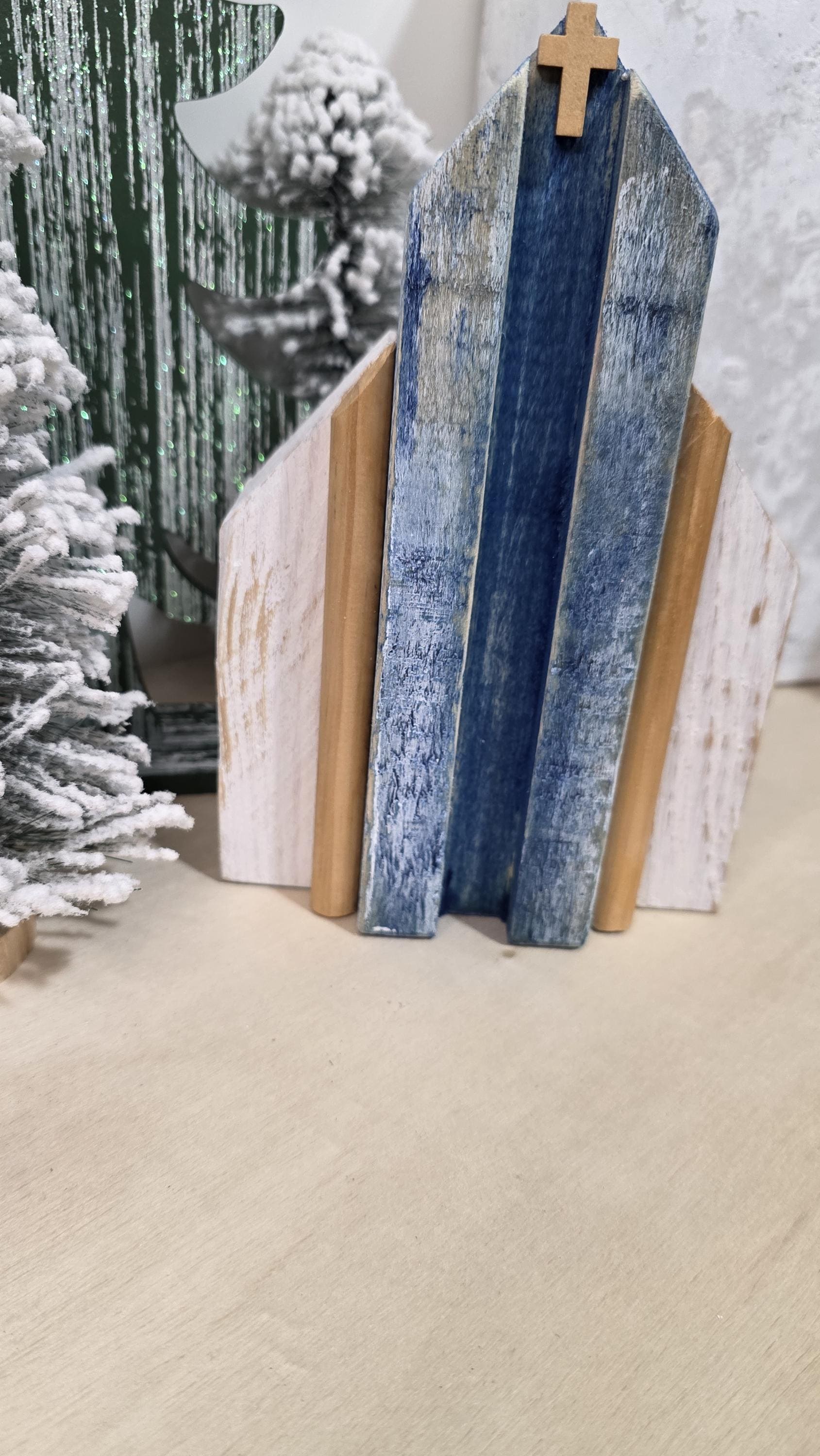 Christmas Church Church with hooks Ref. 010