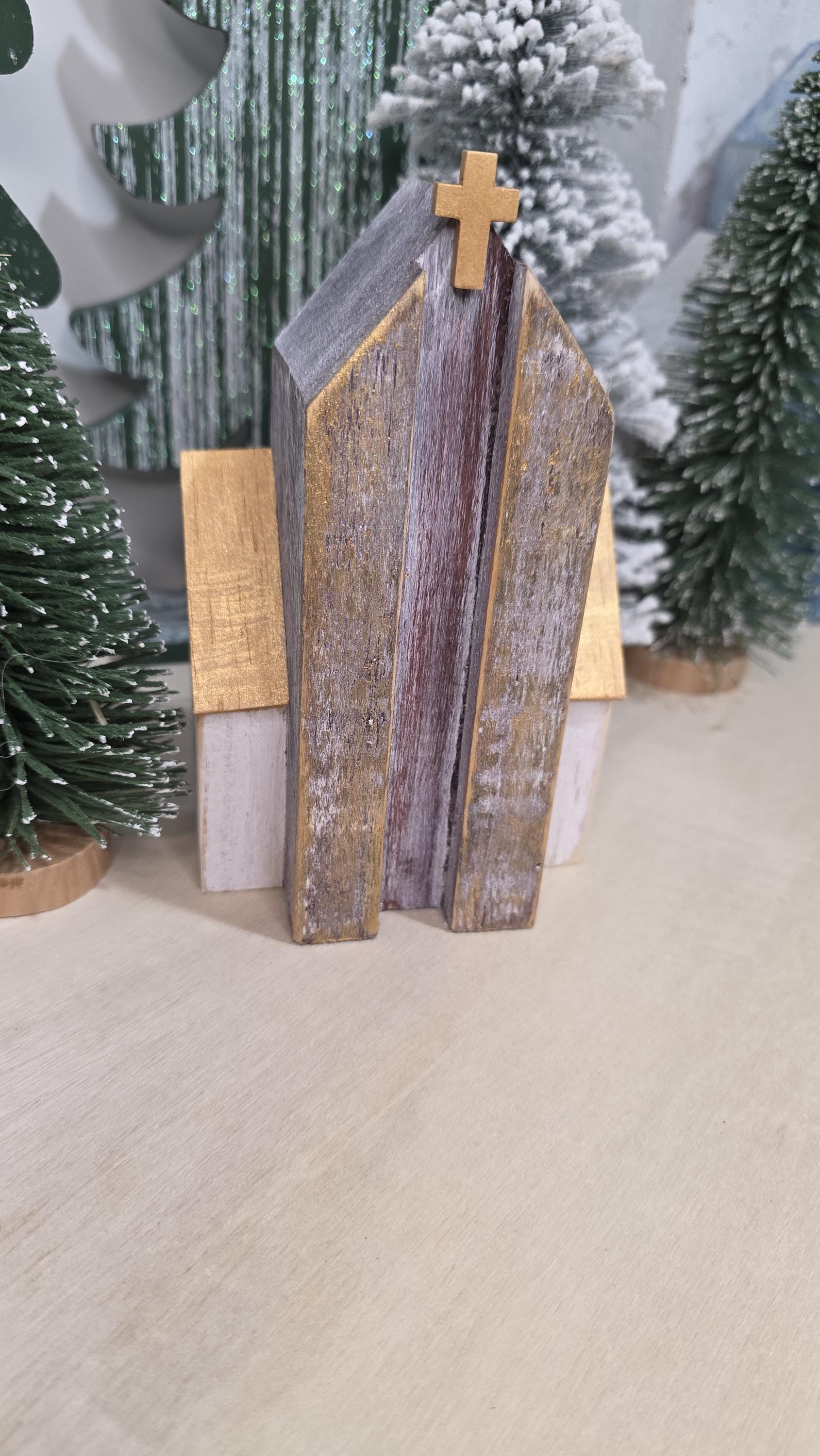 Christmas Church Church with hooks Ref. 010