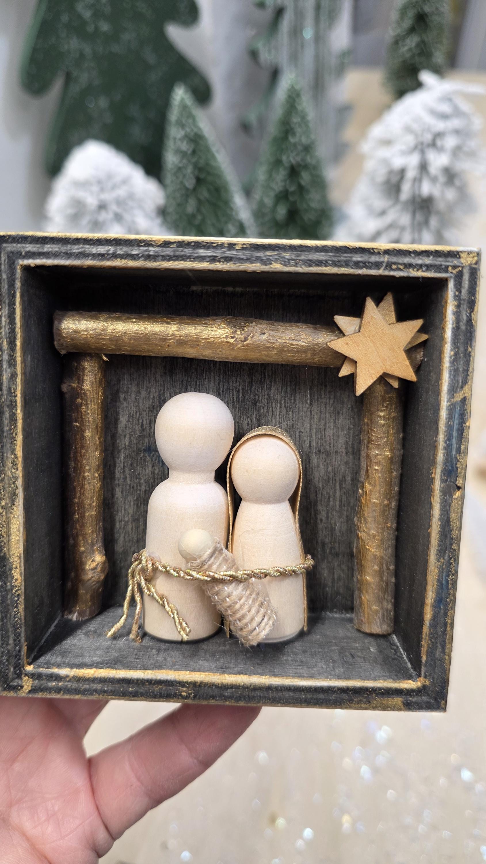 Nativity Set Square Golden Black Box