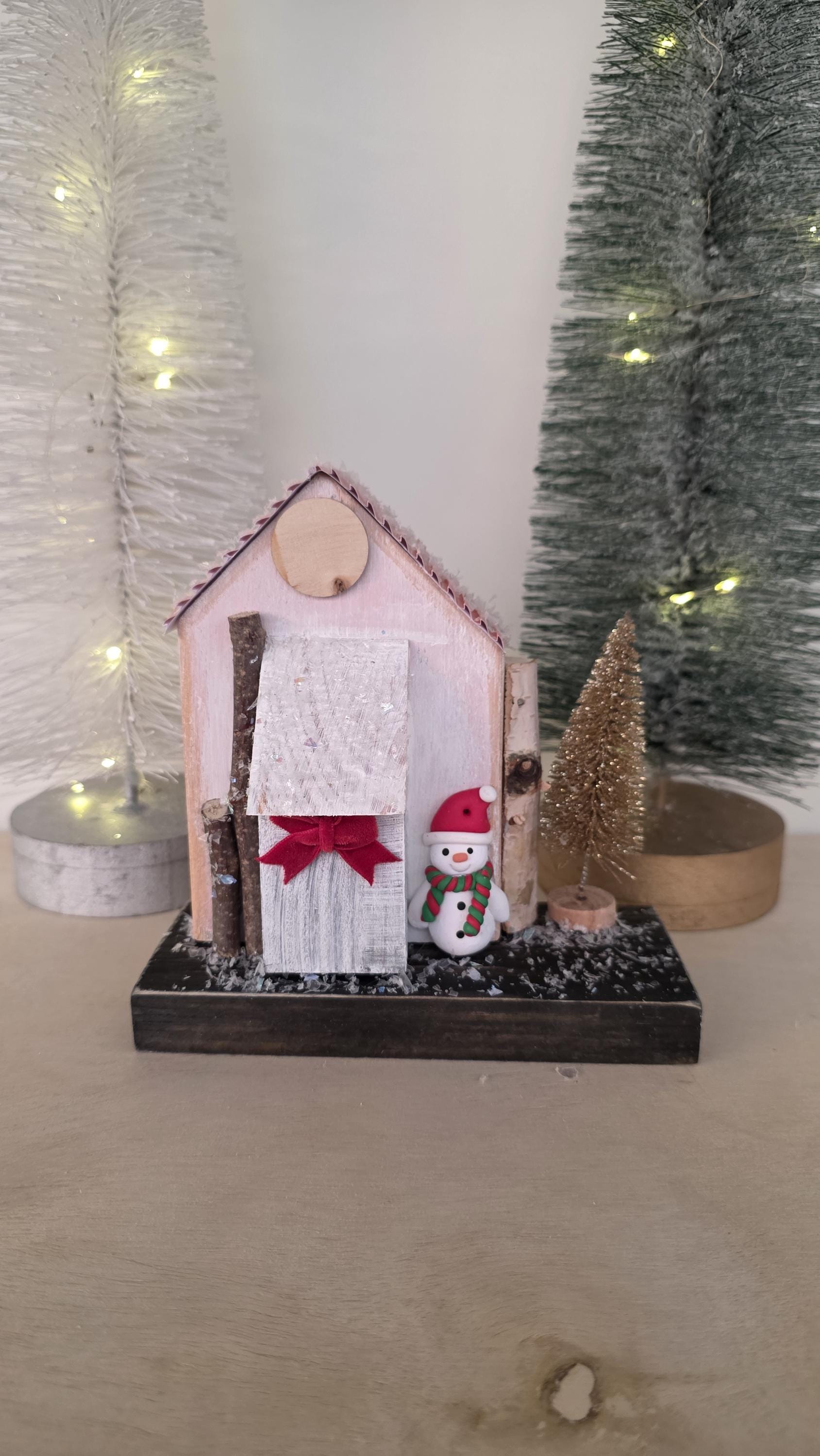 Christmas House Church with hooks Ref. 010