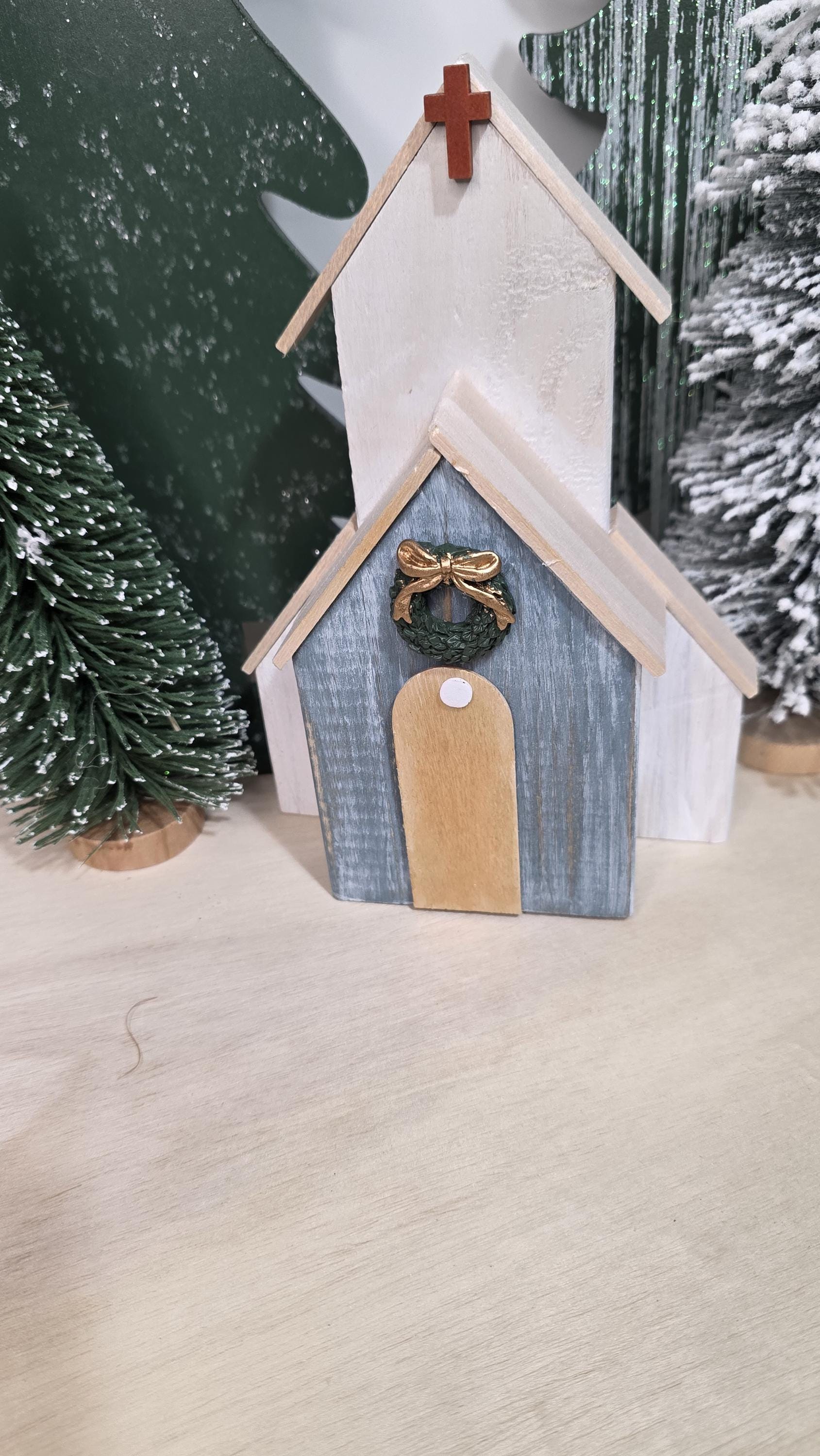 Christmas Church Church with hooks Ref. 010