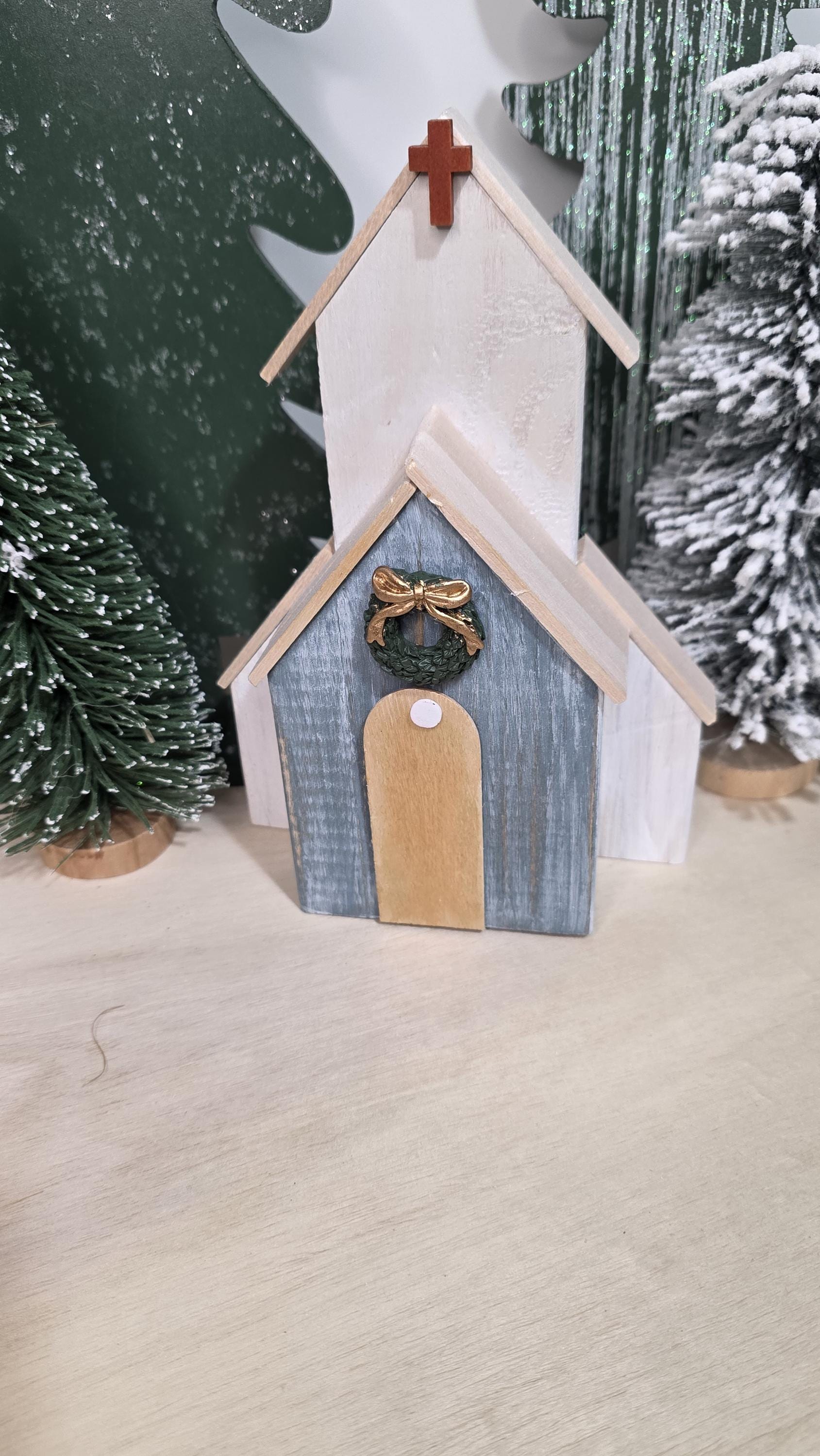 Christmas Church Church with hooks Ref. 010