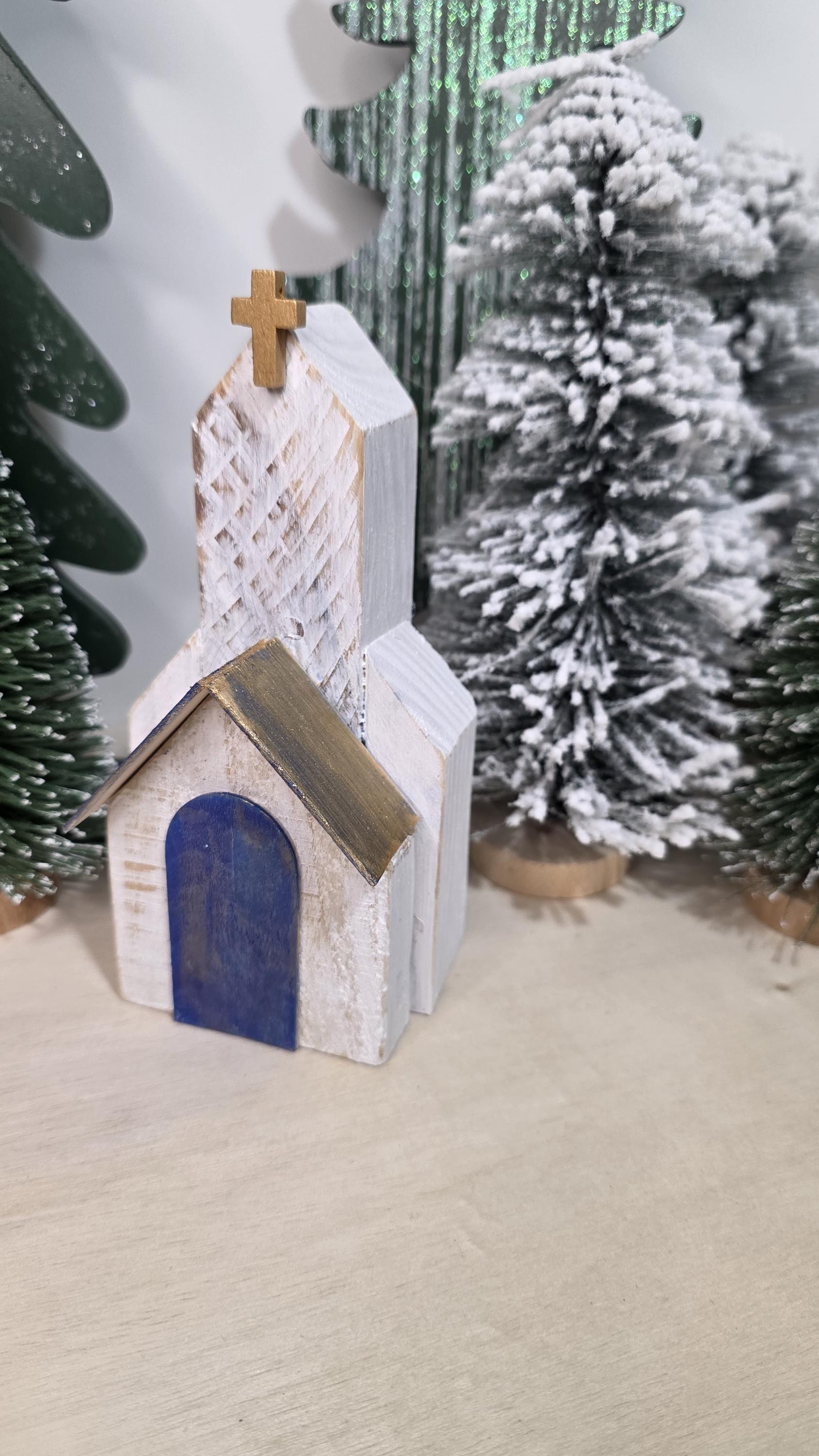 Christmas Church Church with hooks Ref. 010