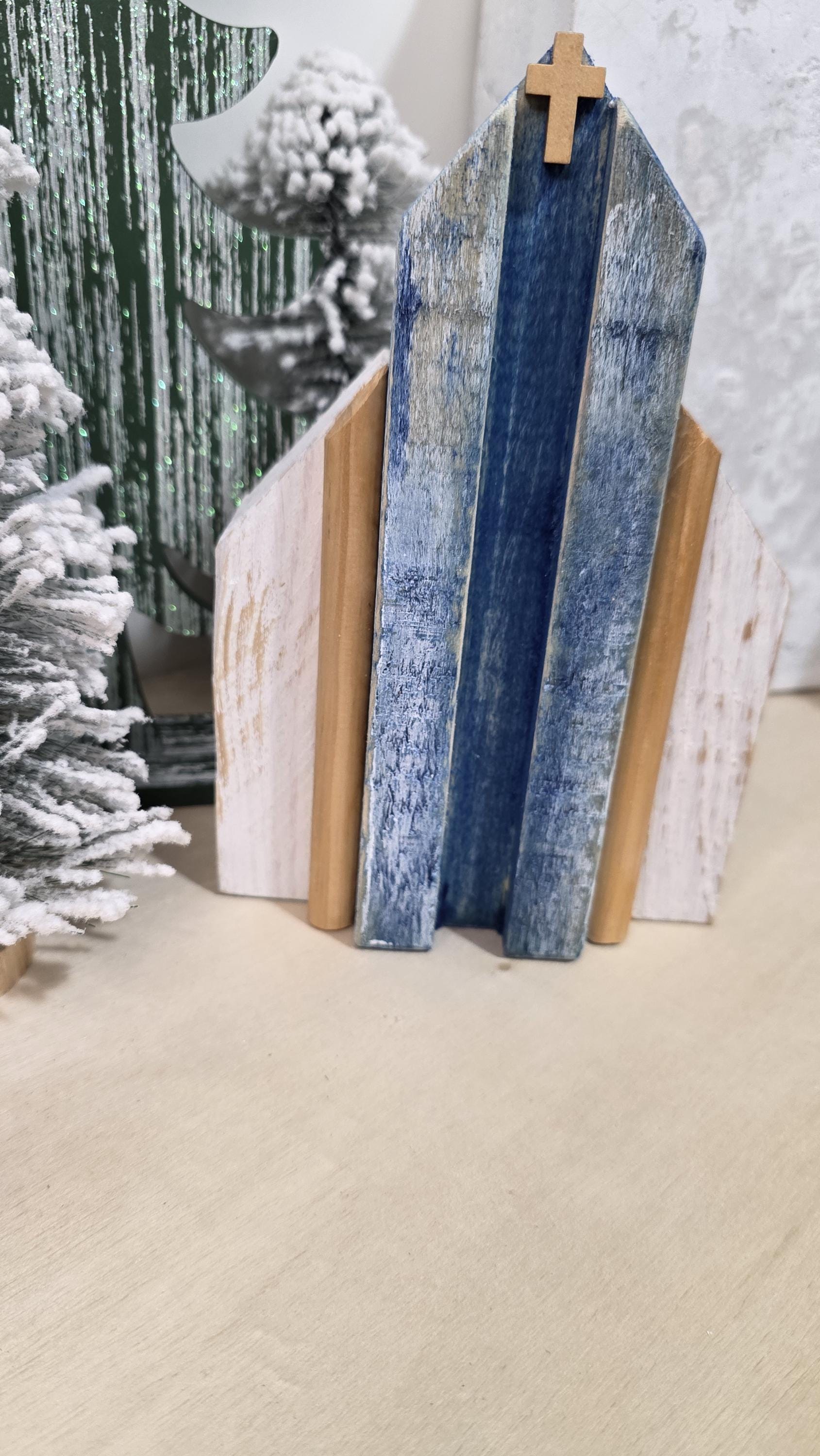 Christmas Church Church with hooks Ref. 010