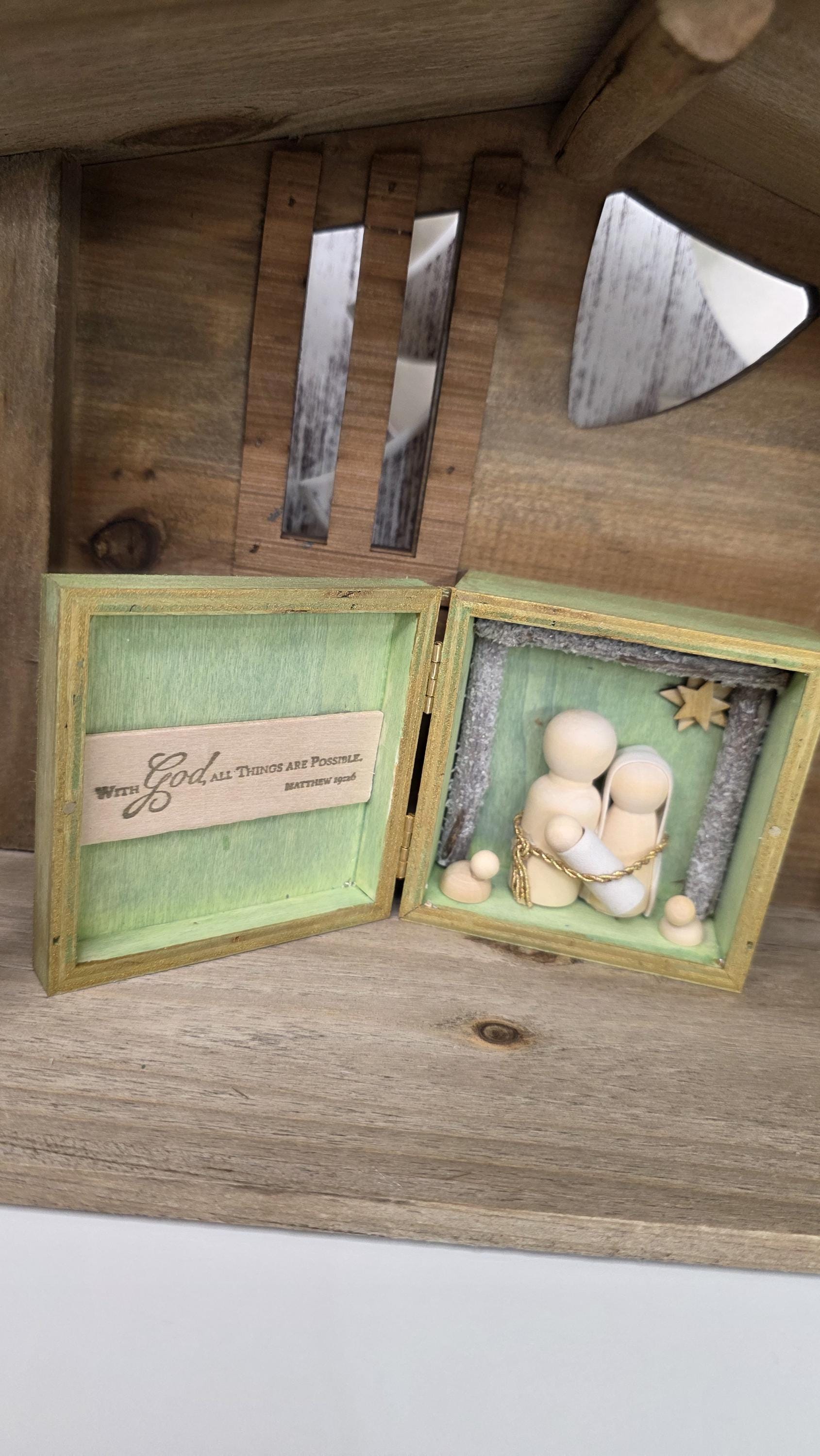 Nativity Set Square Light Green Box