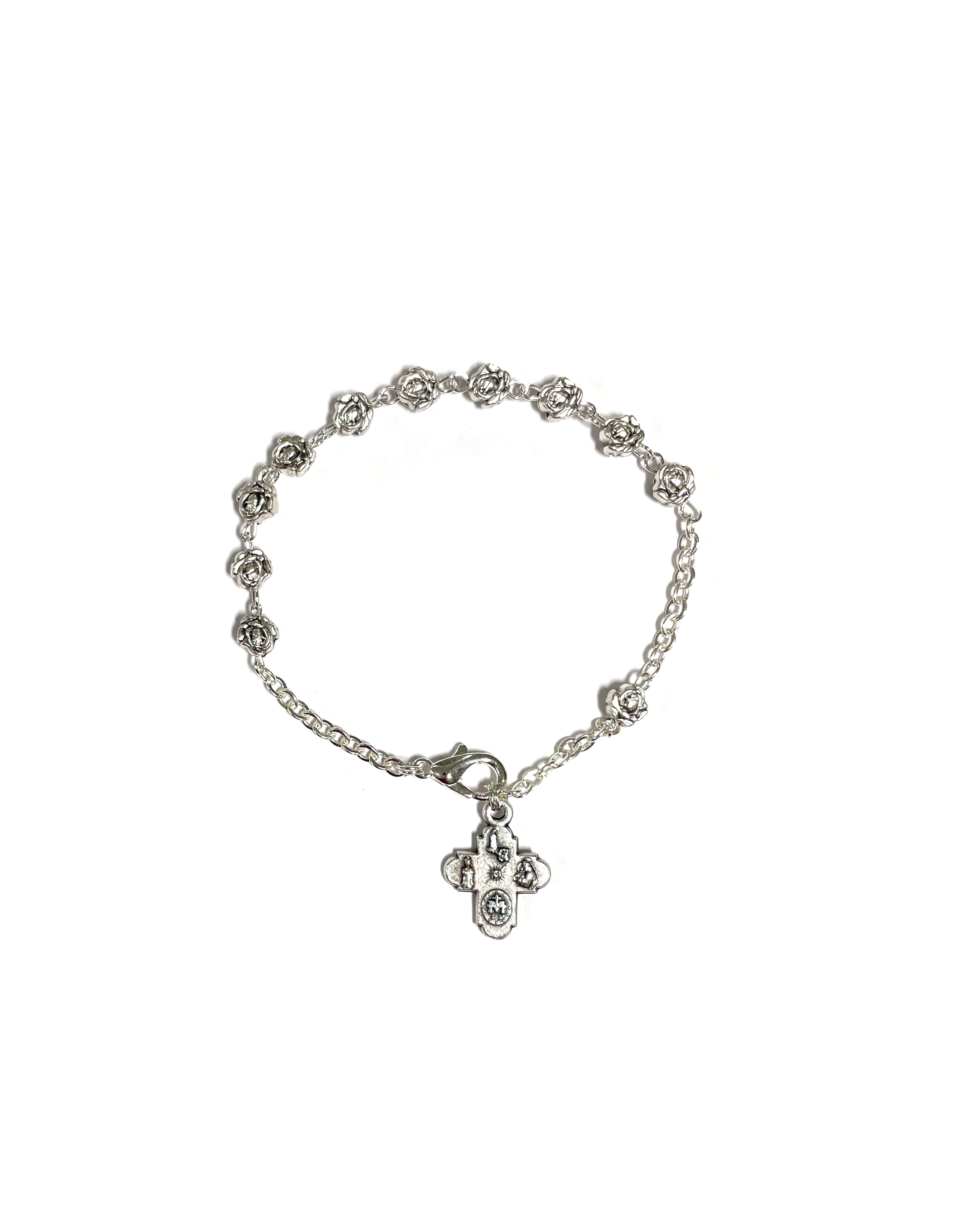 Pulsera de plata oxidada con década y pequeñas cuentas en forma de cruz de cinco puntas y rosa