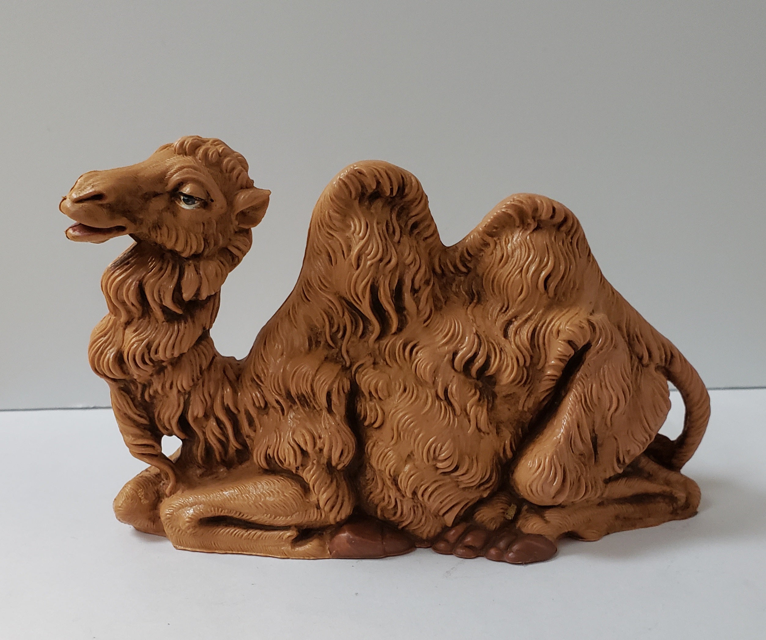 SCALE SEATED CAMEL NATIVITY FIGURE