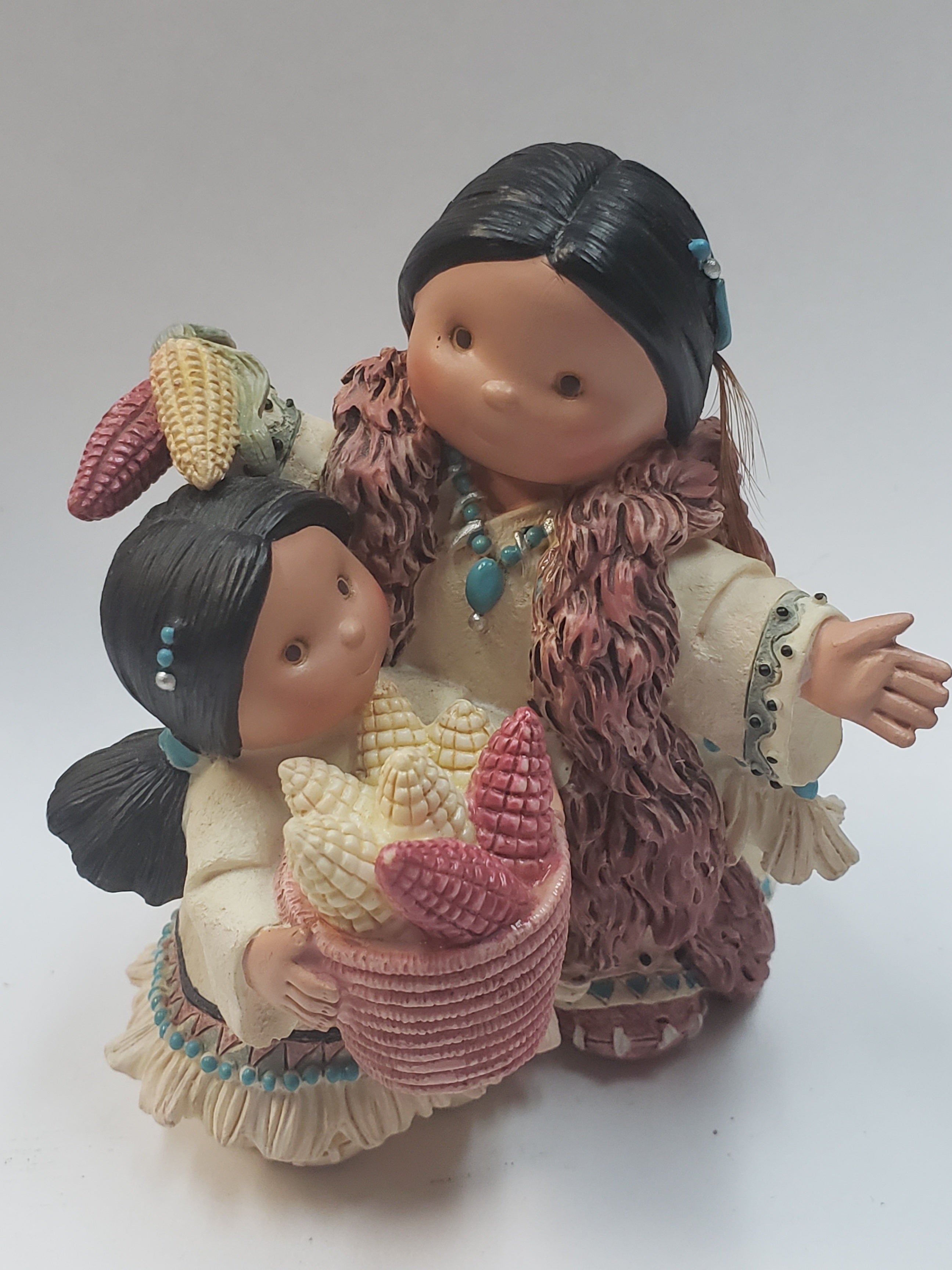 Figuras de nativos americanos de la colección Friends Of The Feather de Enesco