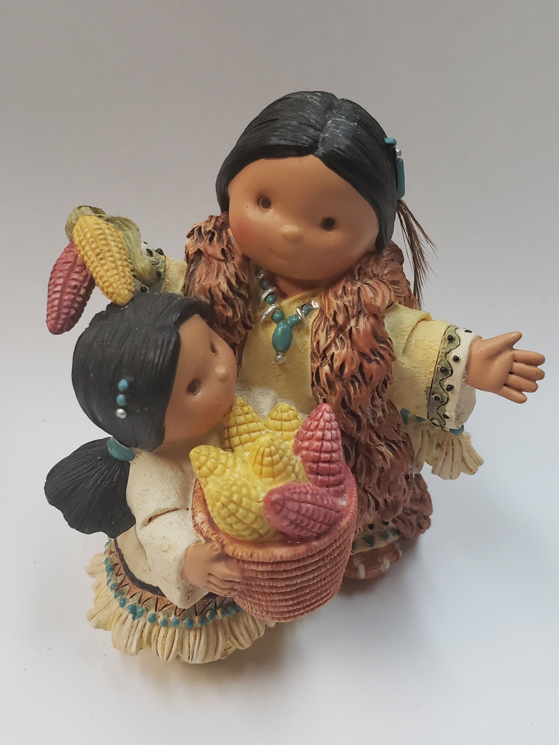 Figuras de nativos americanos de la colección Friends Of The Feather de Enesco