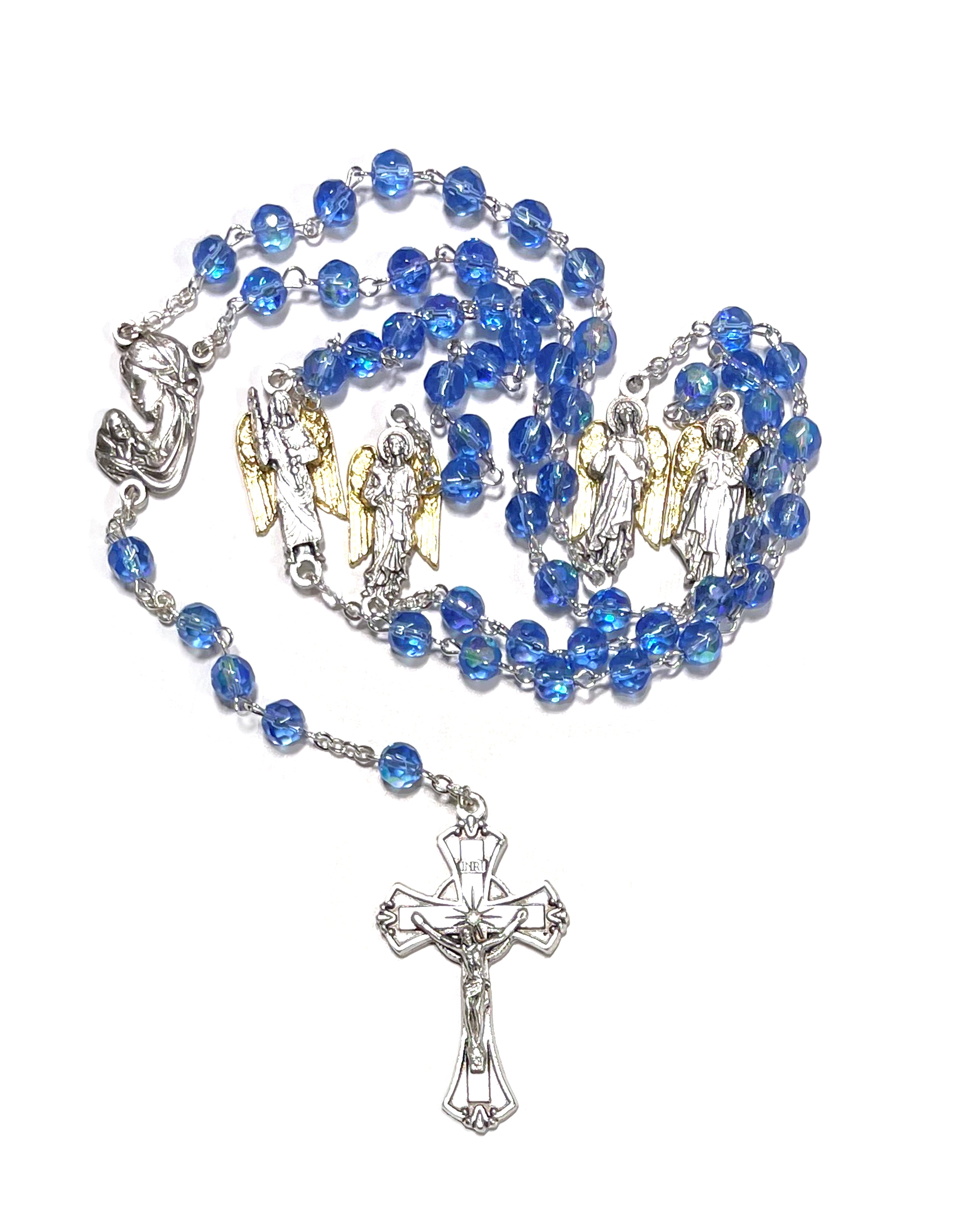 Rosario de cristal azul con medallas de los tres Arcángeles y el Ángel de la Guarda