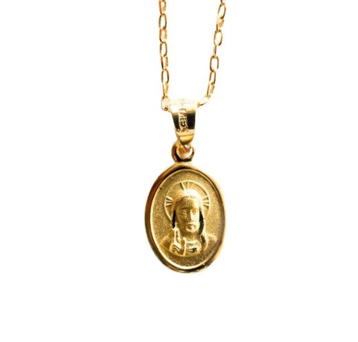 Collar ovalado de plata con el Sagrado Corazón