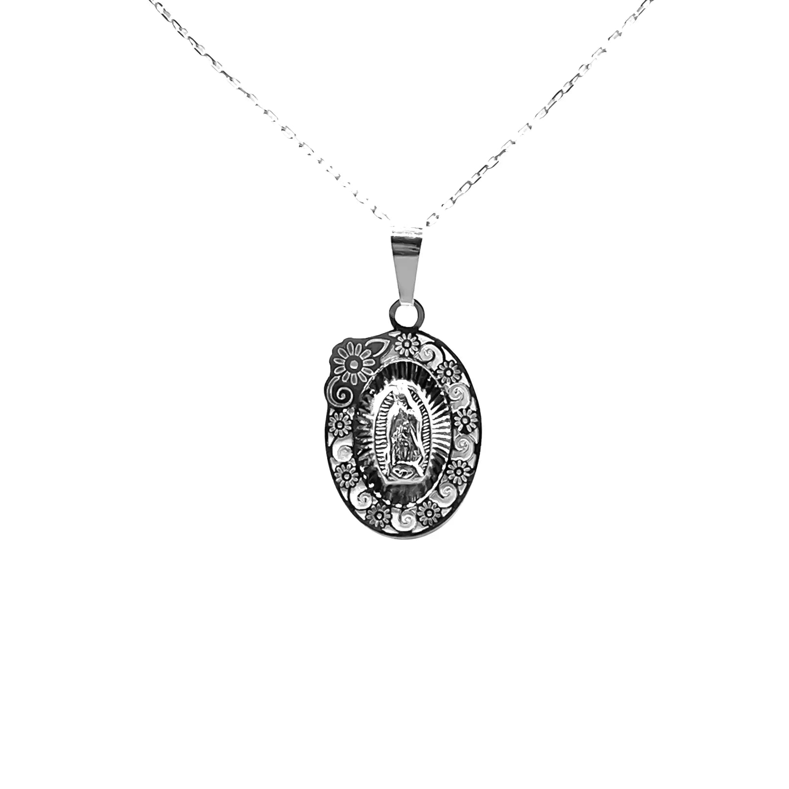 Collar con colgante de plata de Guadalupe