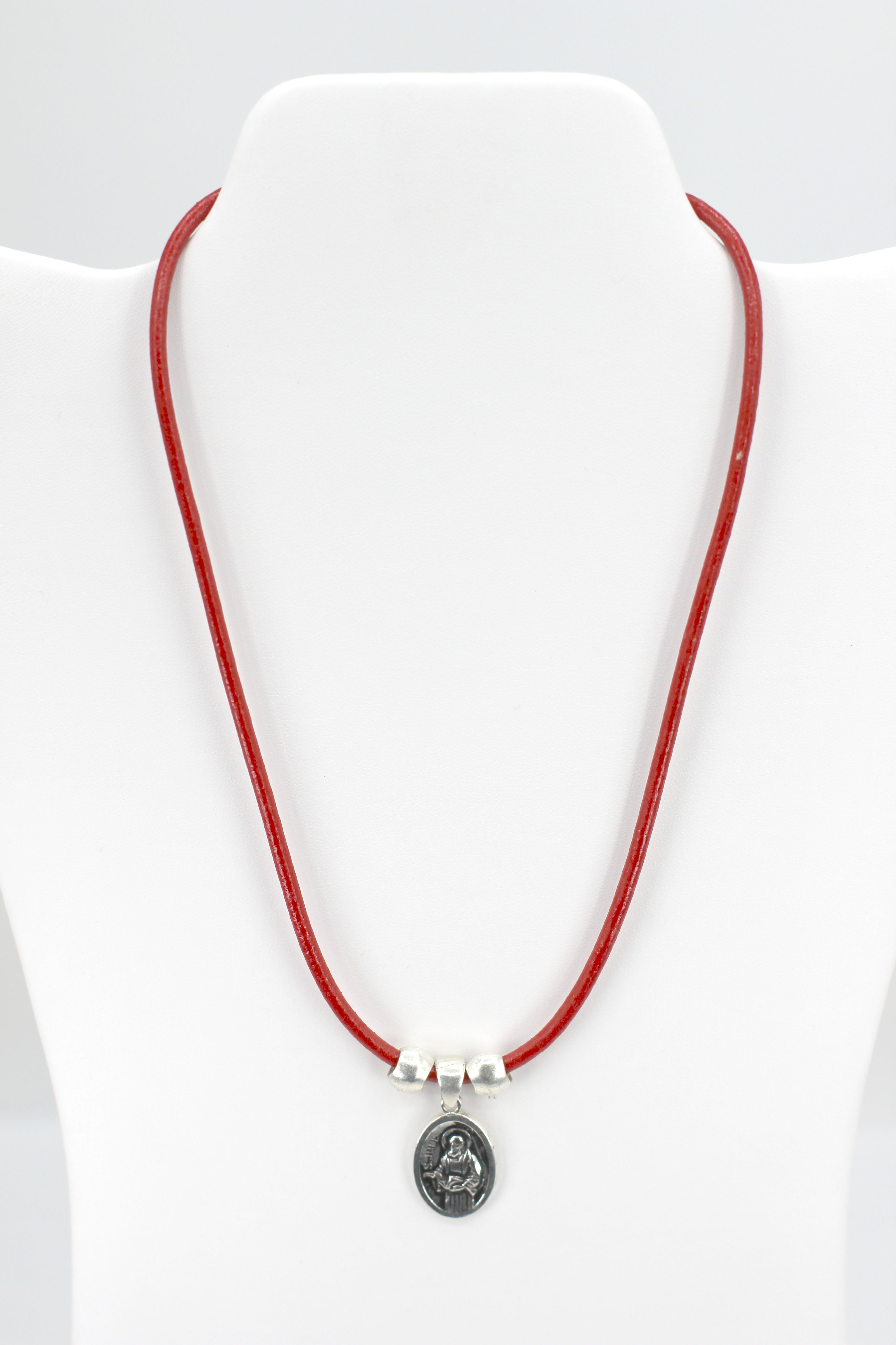 Collar Vintage de San Judas Tadeo Joyería Artesanal con Correa de Cuero Genuino de Graciela's Collection