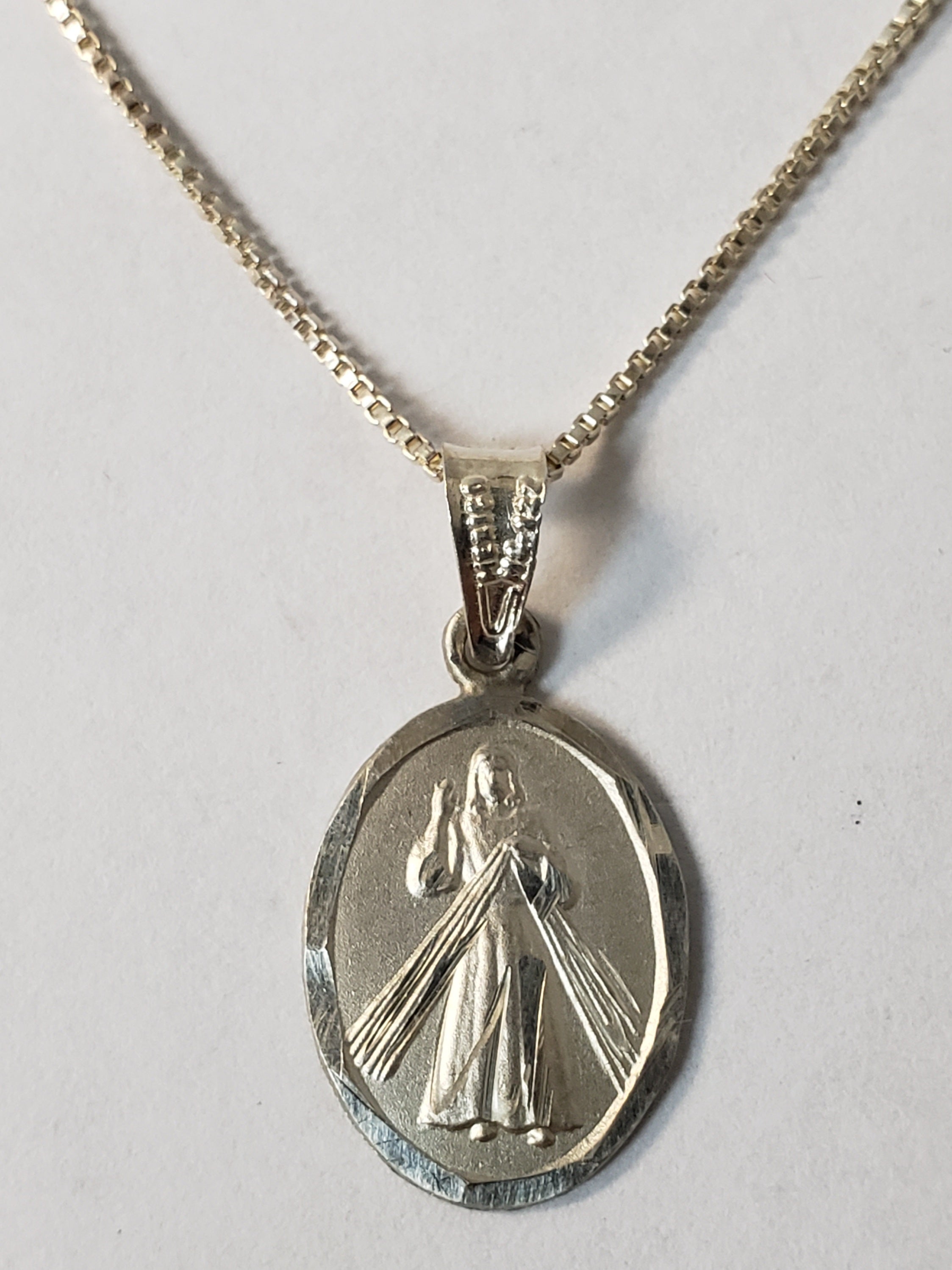 Collar Plata Jesús-Medalla Oval Divina Misericordia