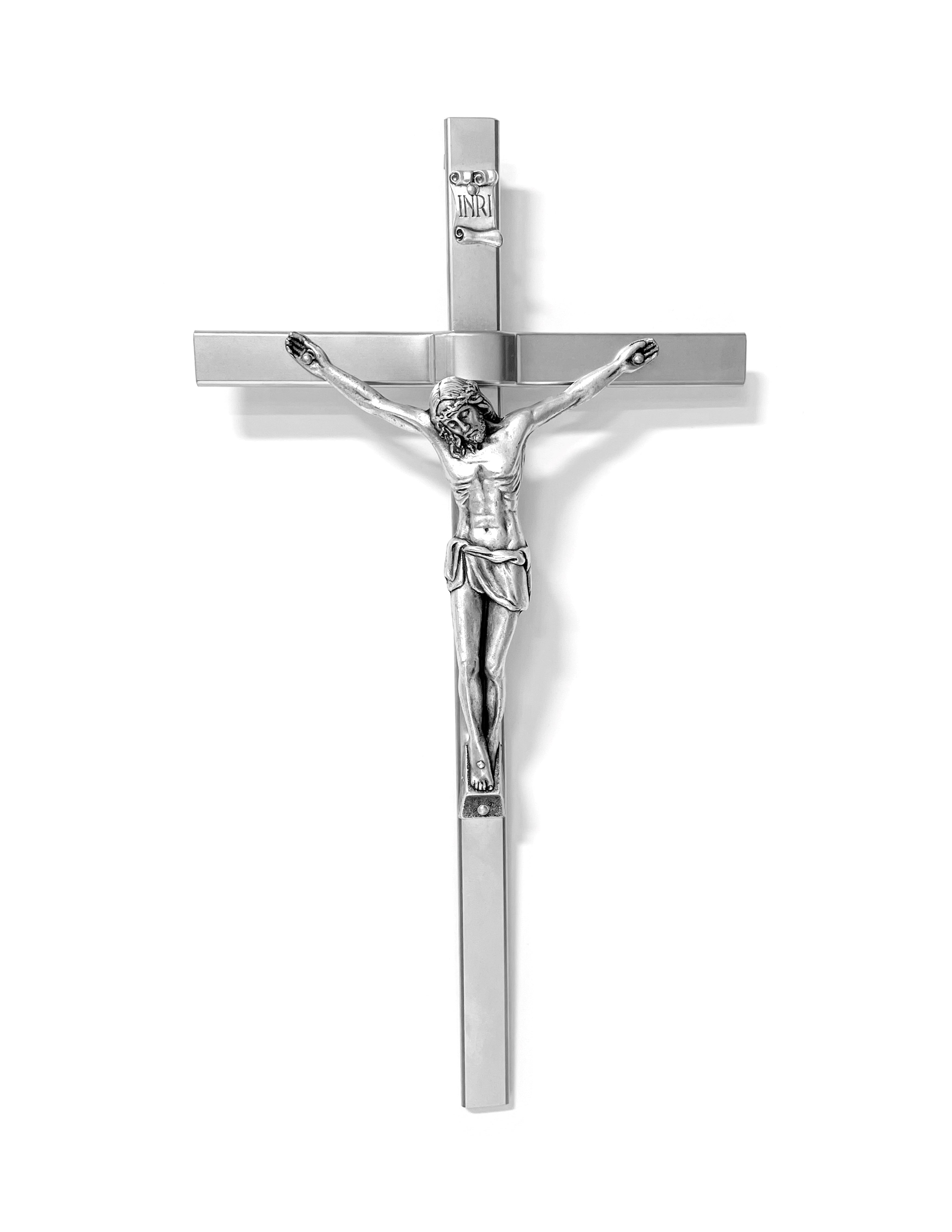 Crucifijos de oro y plata fabricados en Italia