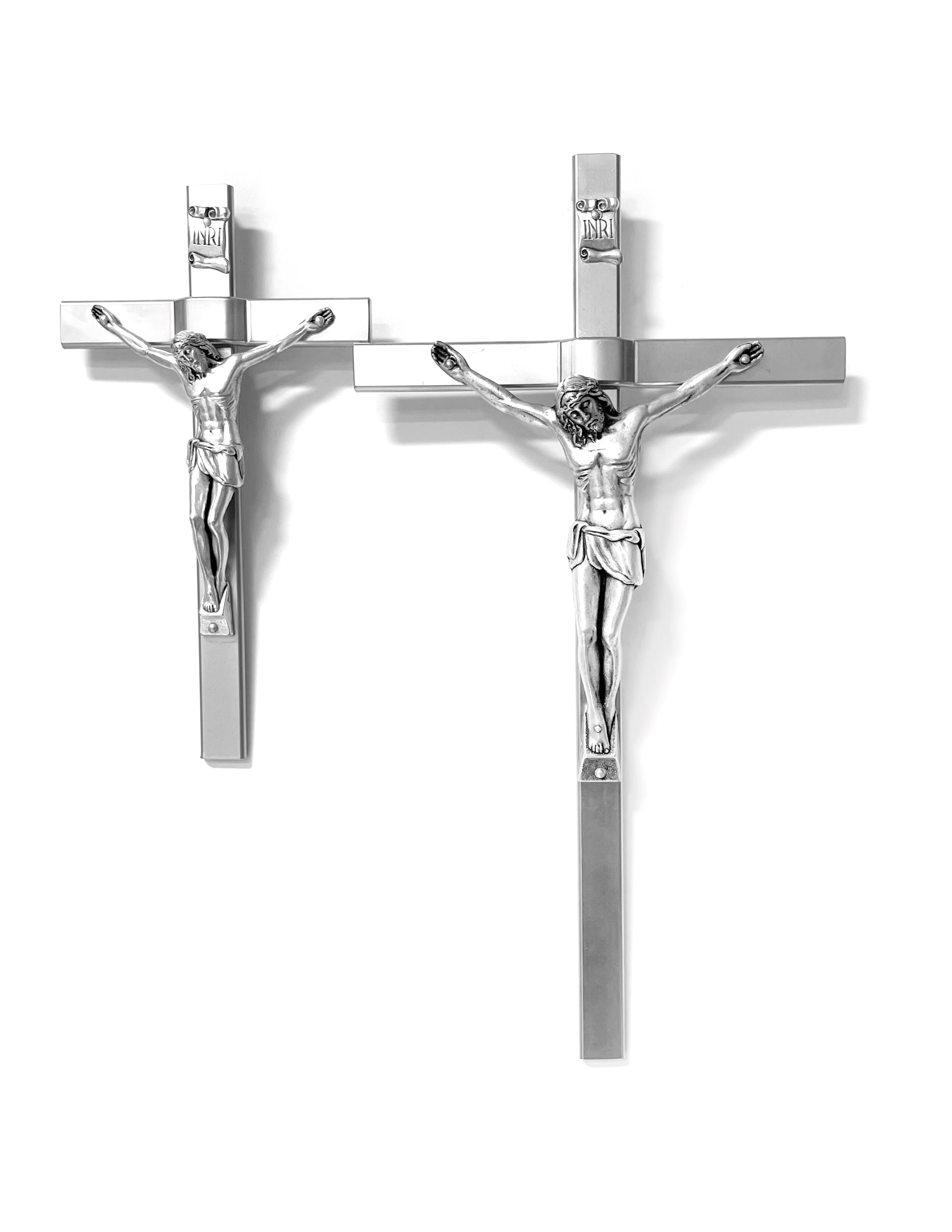 Crucifijos de oro y plata fabricados en Italia