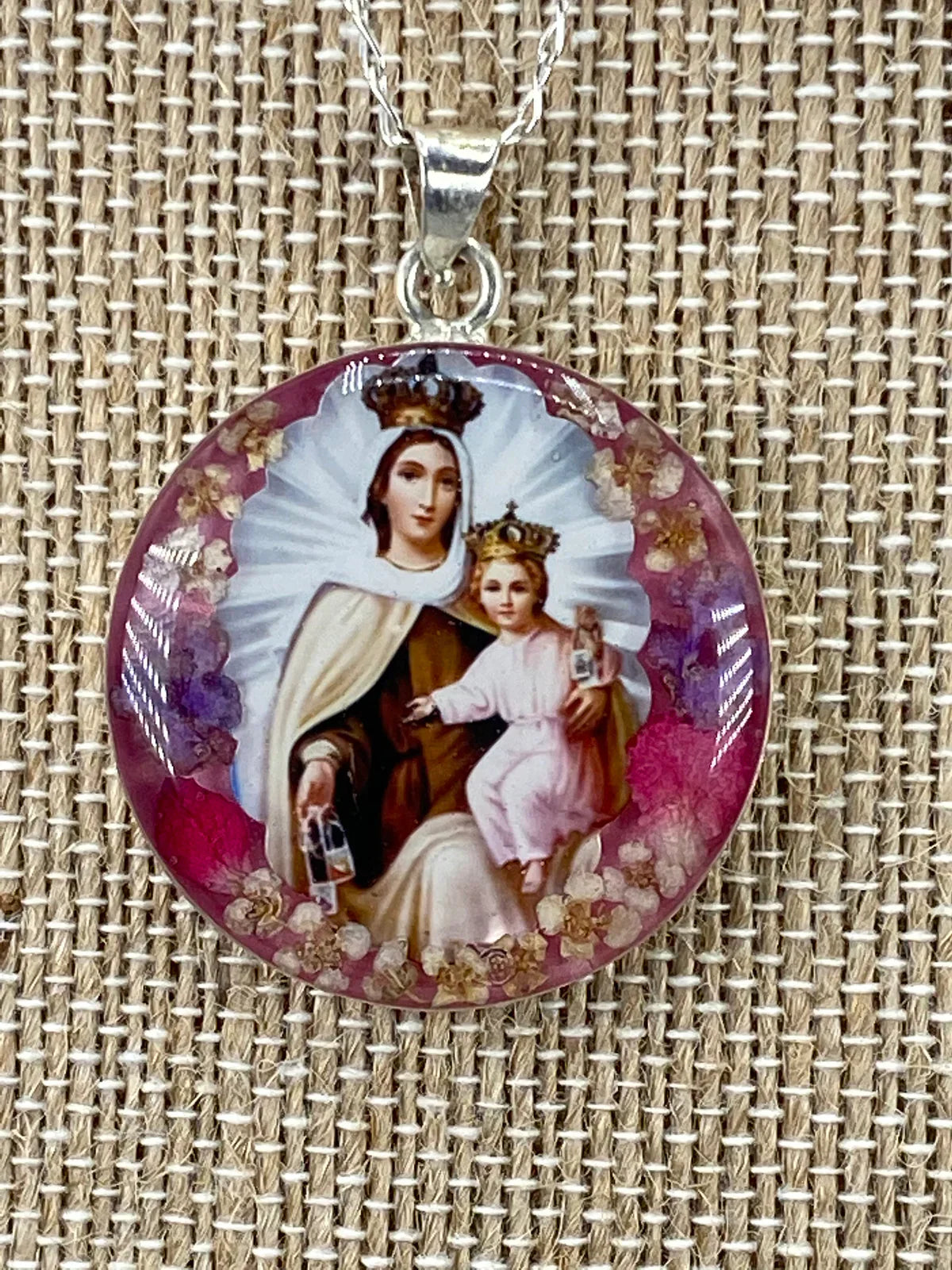Medalla con Flores Nuestra Señora del Carmen