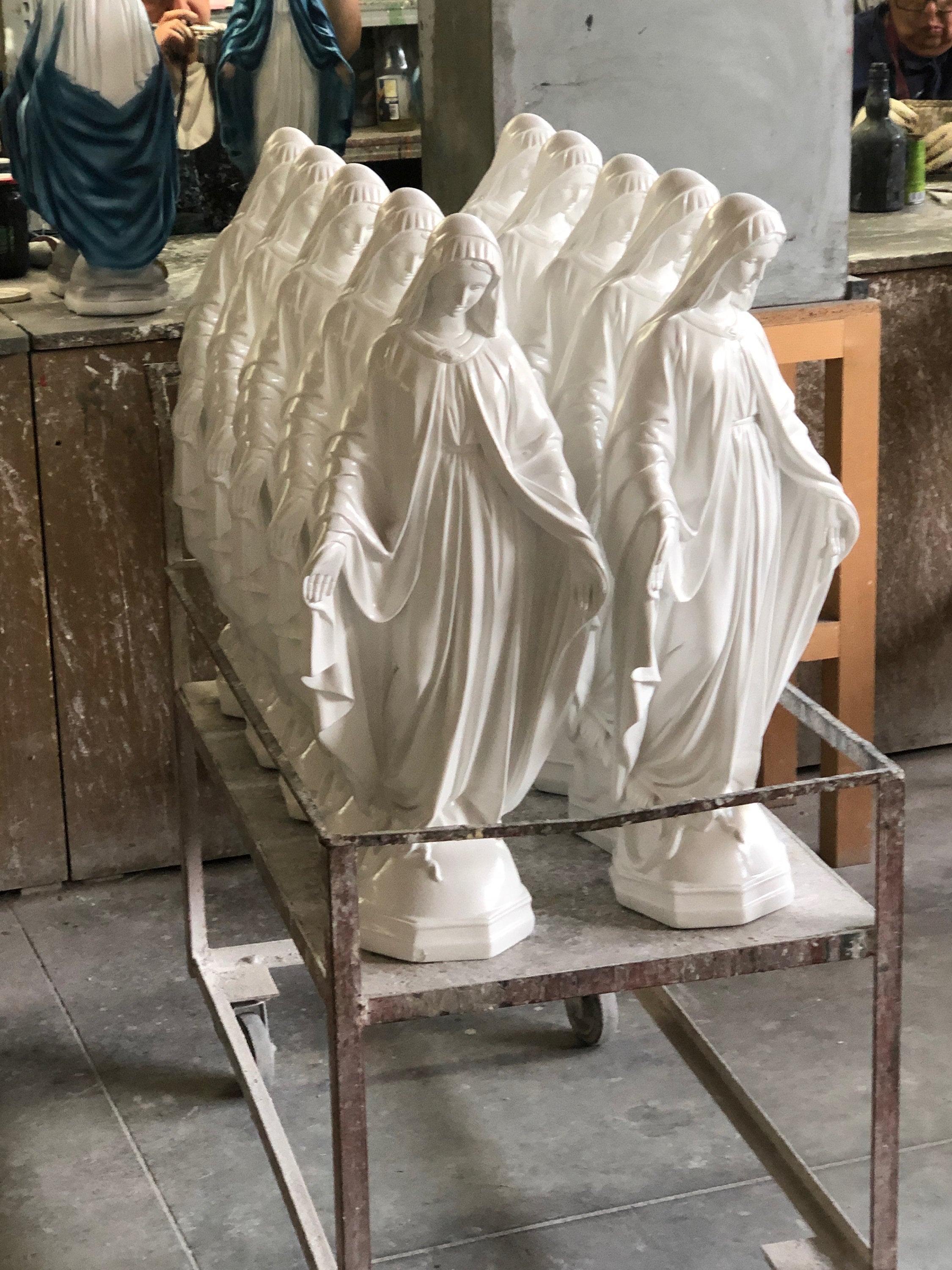 Estatua del Sagrado Corazón de Jesús de The Faith Gift Shop - Pintada a mano en Italia - Nuestra colección de Toscana - / Sagrado Corazon de Jesus
