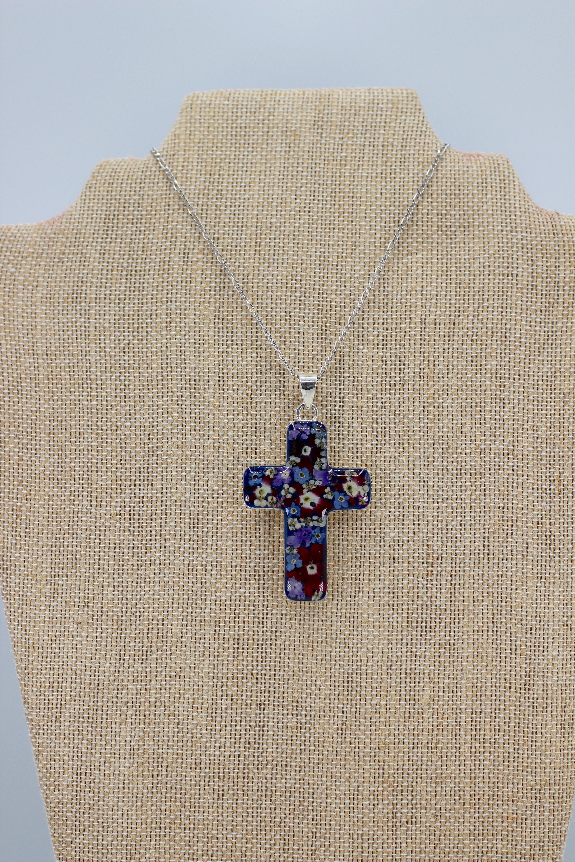Cruz con Flores Moradas - Colección Guadalupe