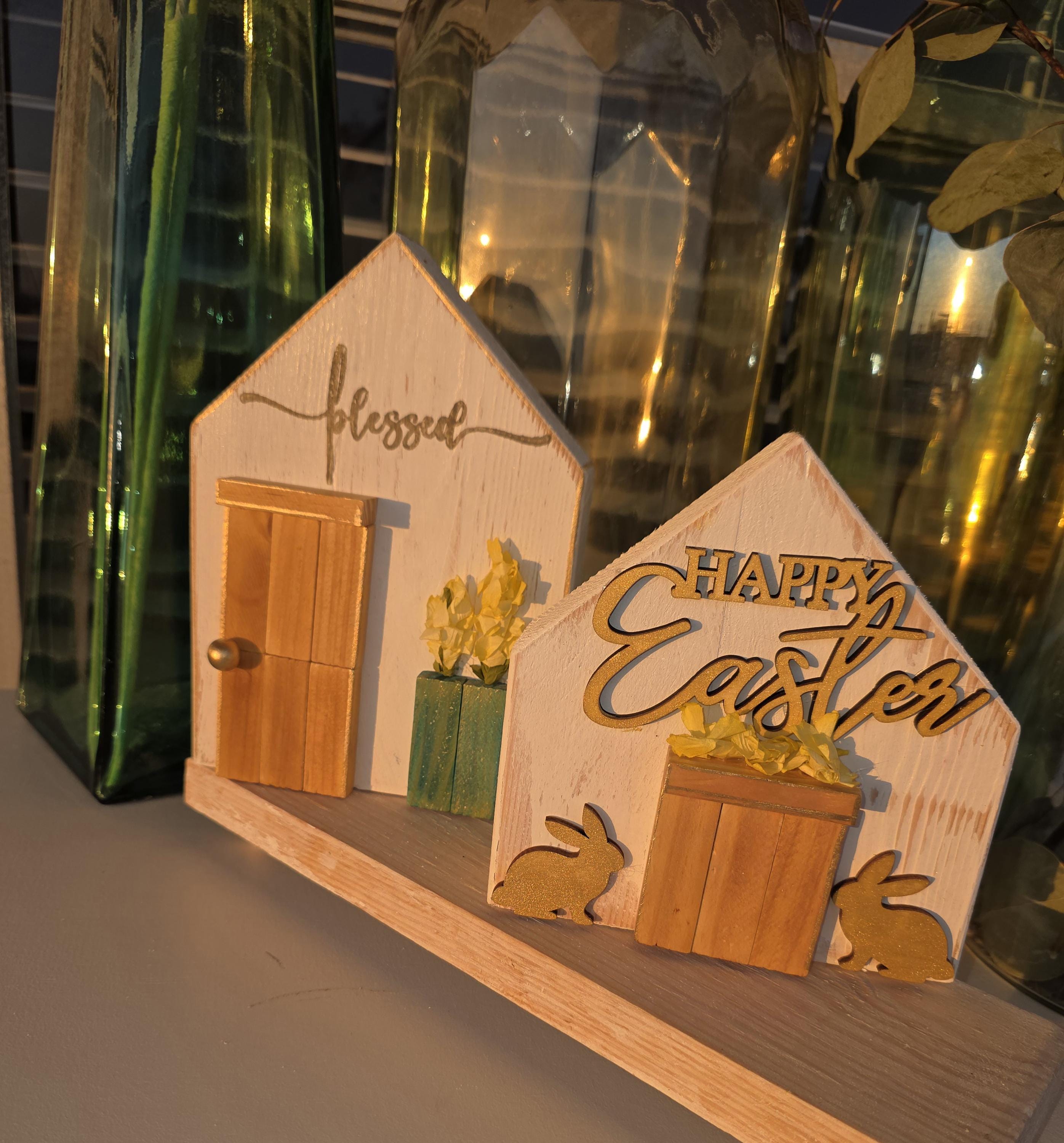 Happy Easter - Bonnies in House Ref. 012