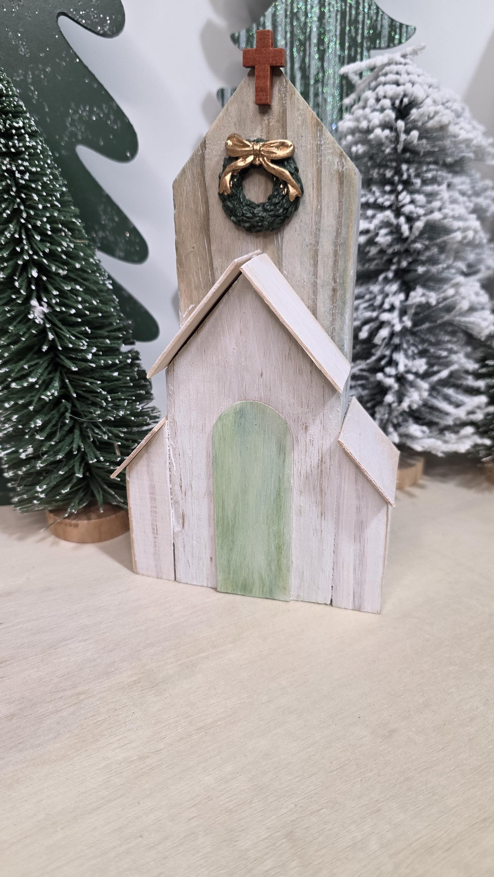 Christmas Church Church with hooks Ref. 010