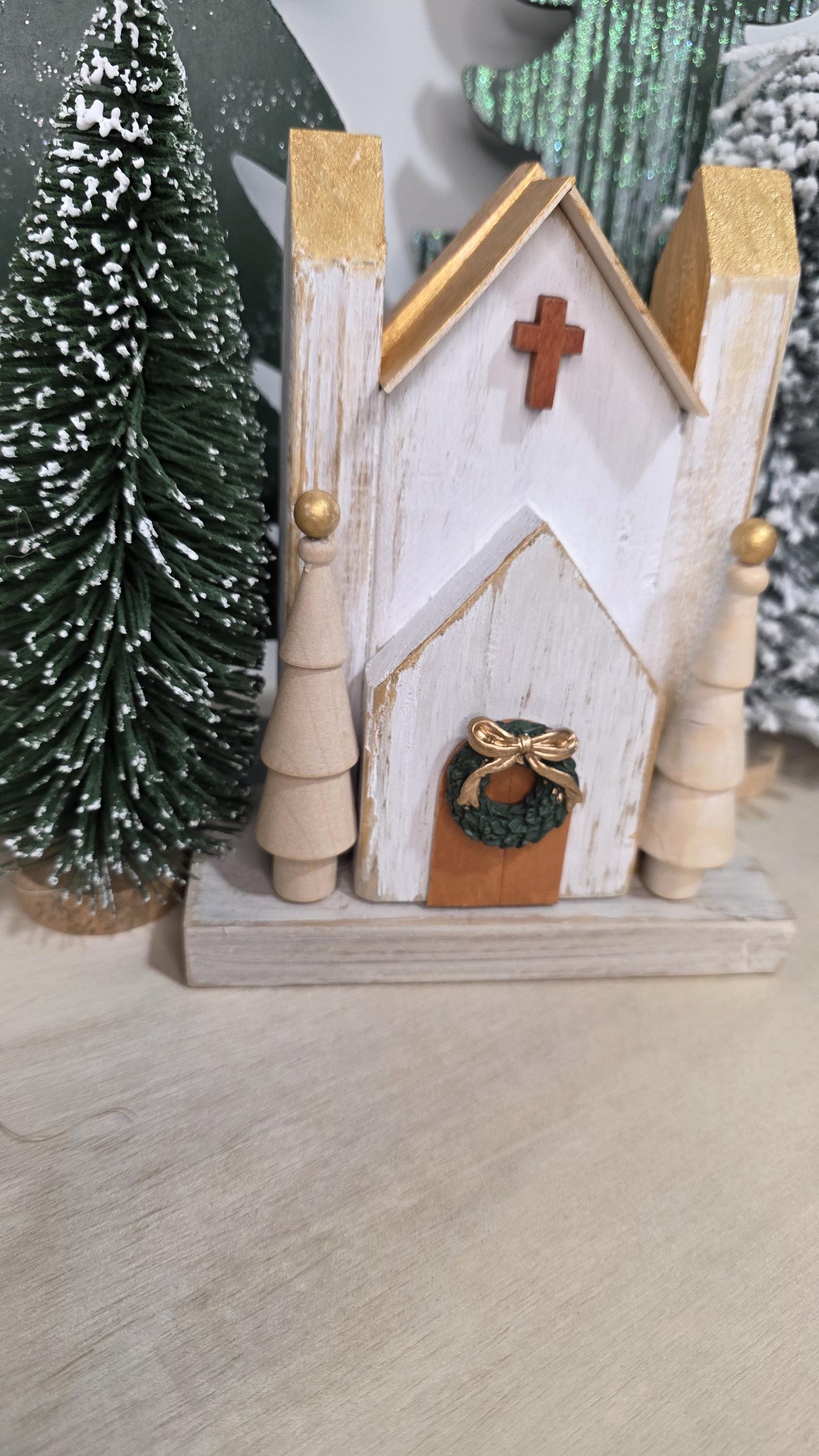 Christmas Church Church with hooks Ref. 010