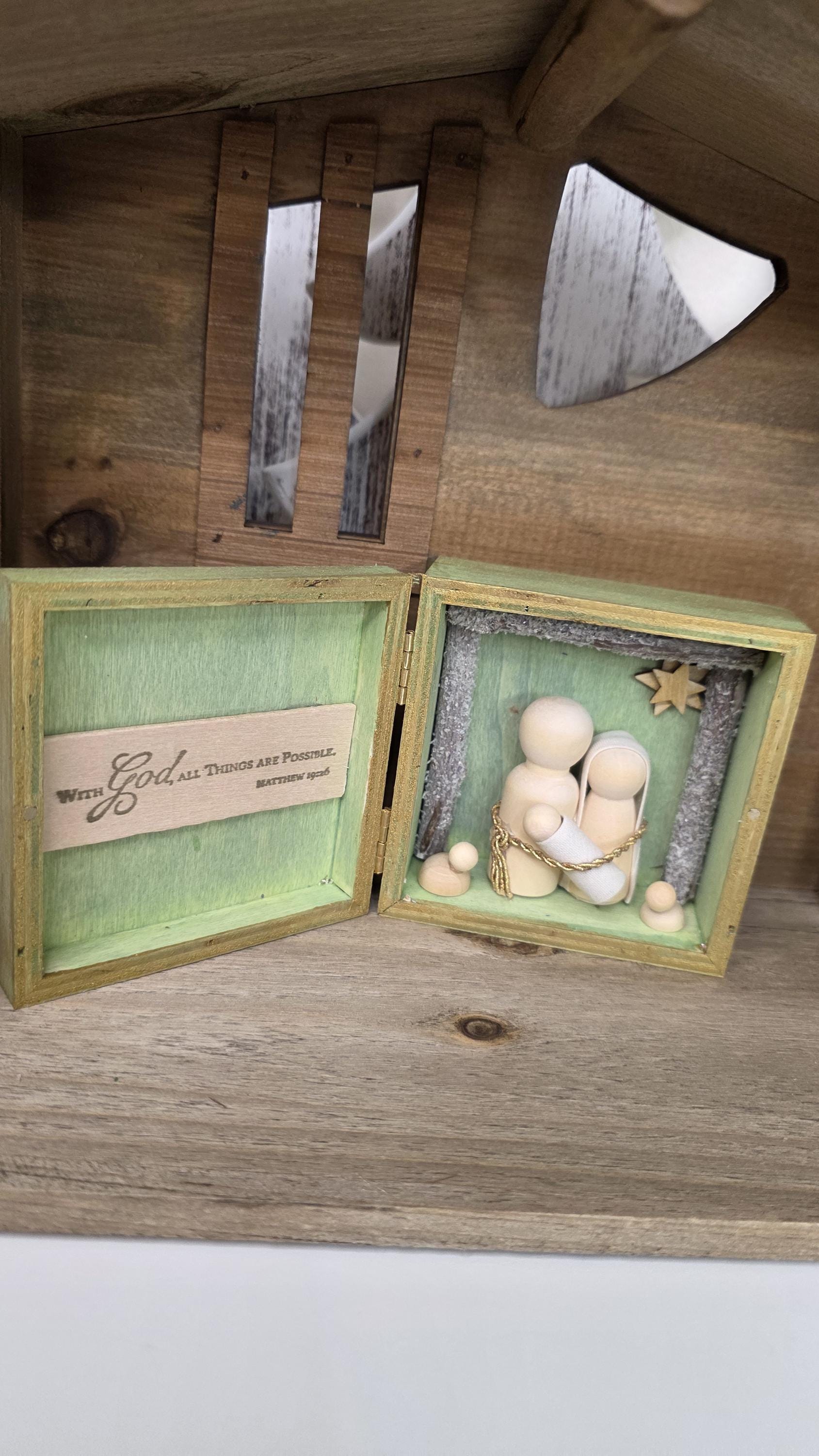 Nativity Set Square Light Green Box