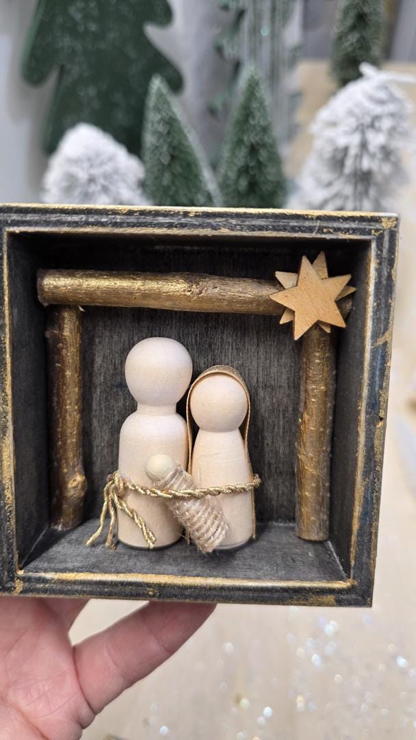 Nativity Set Square Golden Black Box