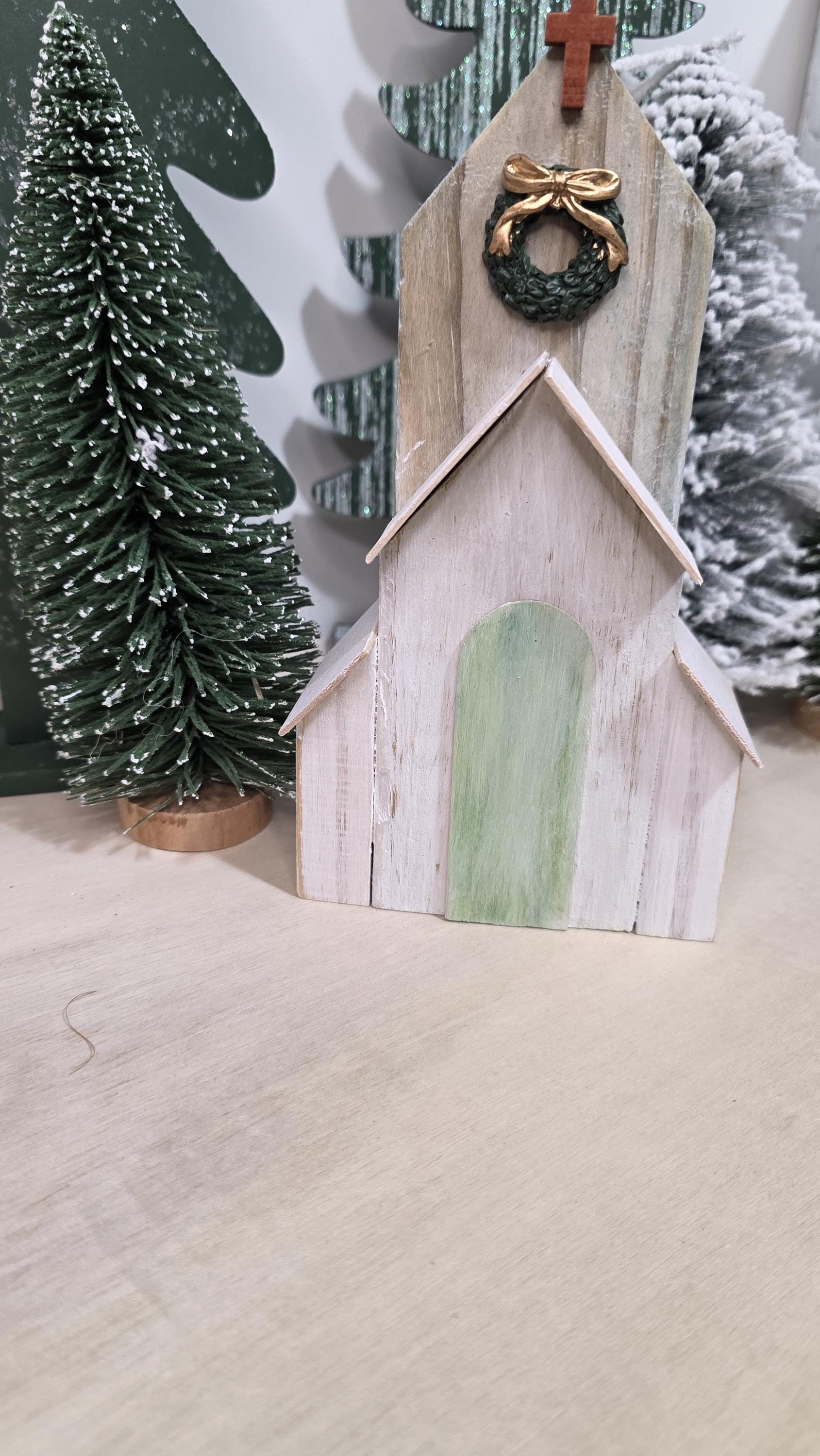 Christmas Church Church with hooks Ref. 010