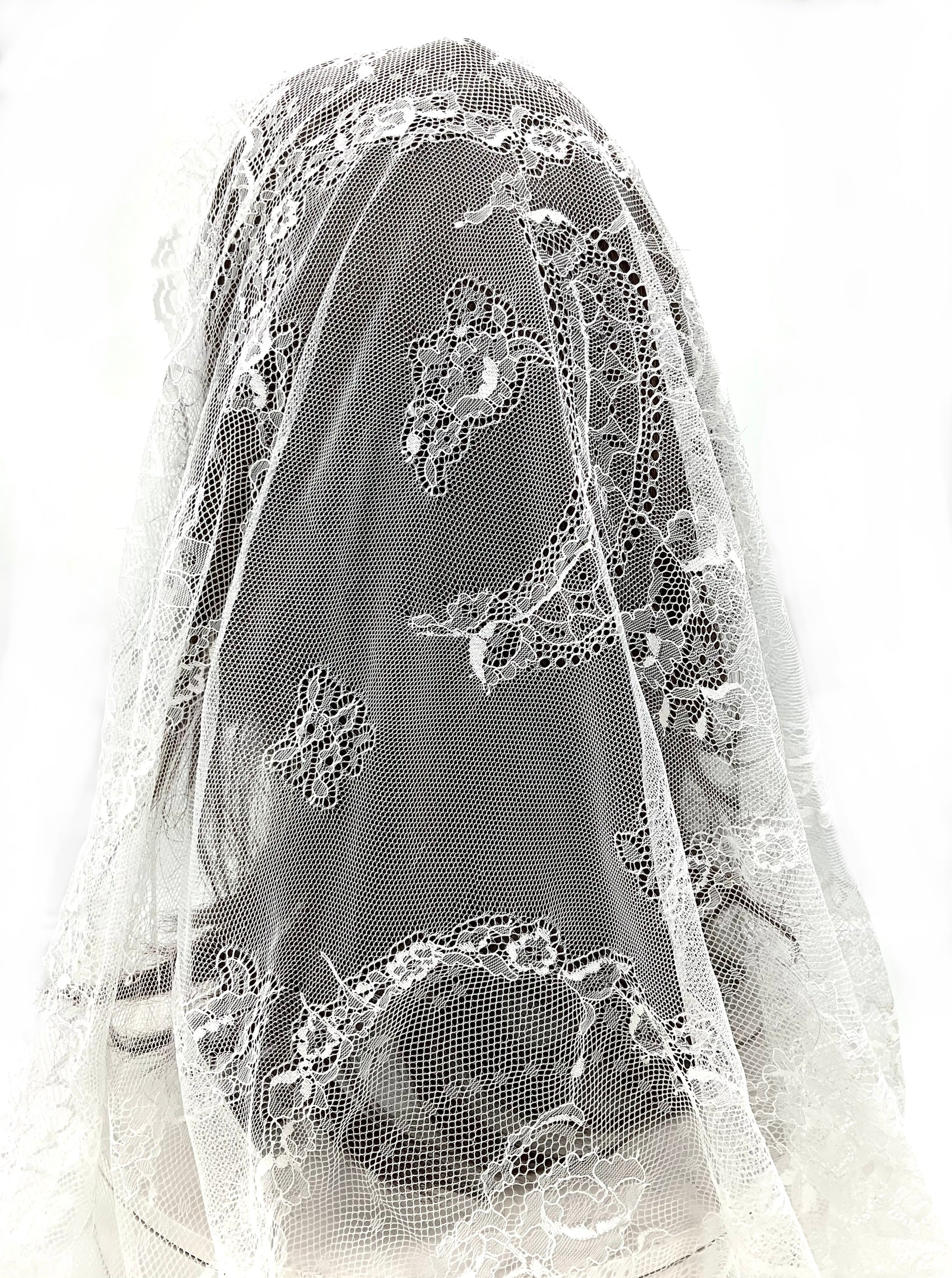 White Spanish  Veil 4' x 2'