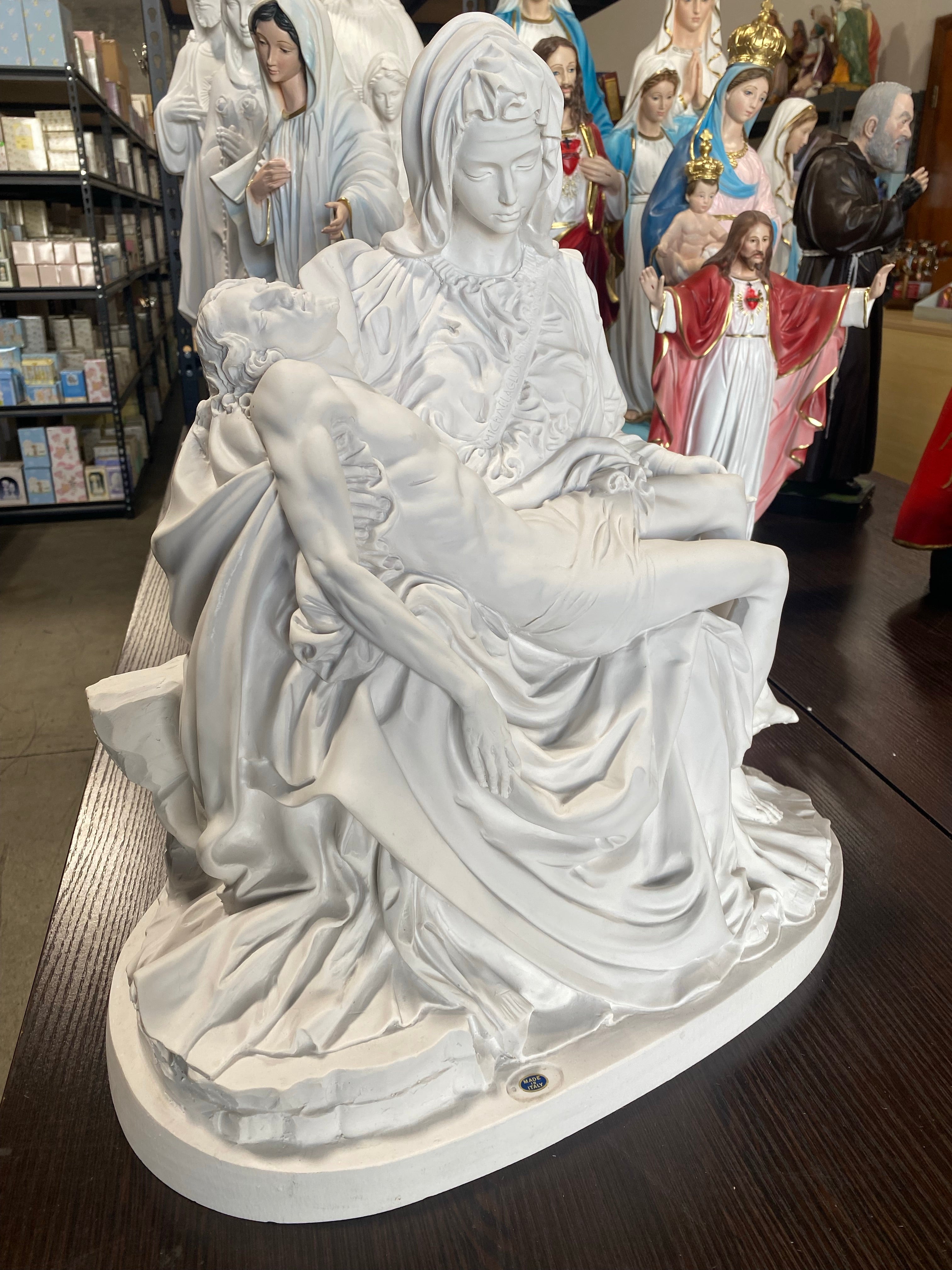 La Pieta White de The Faith Gift Collection / La Piedad